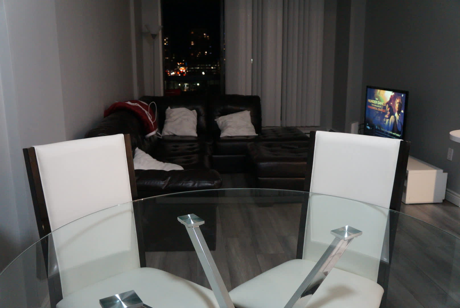 Corporate apartment in downtown Calgary 3