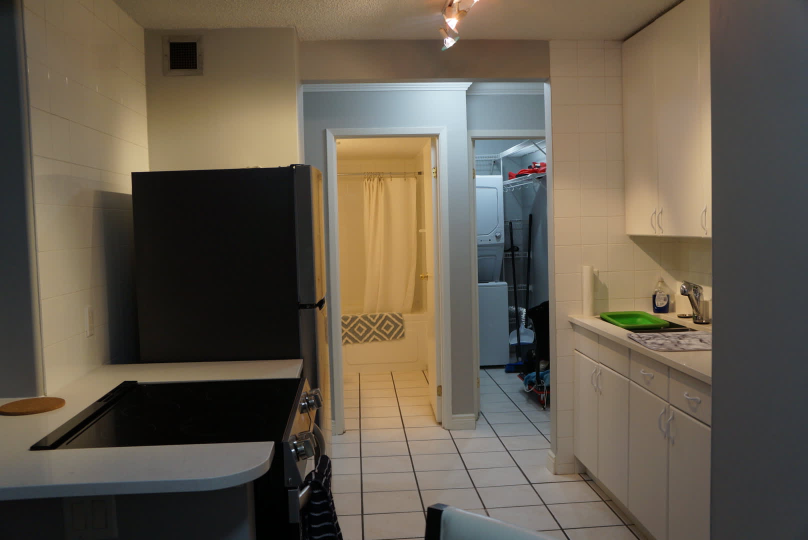 Corporate apartment in downtown Calgary 3