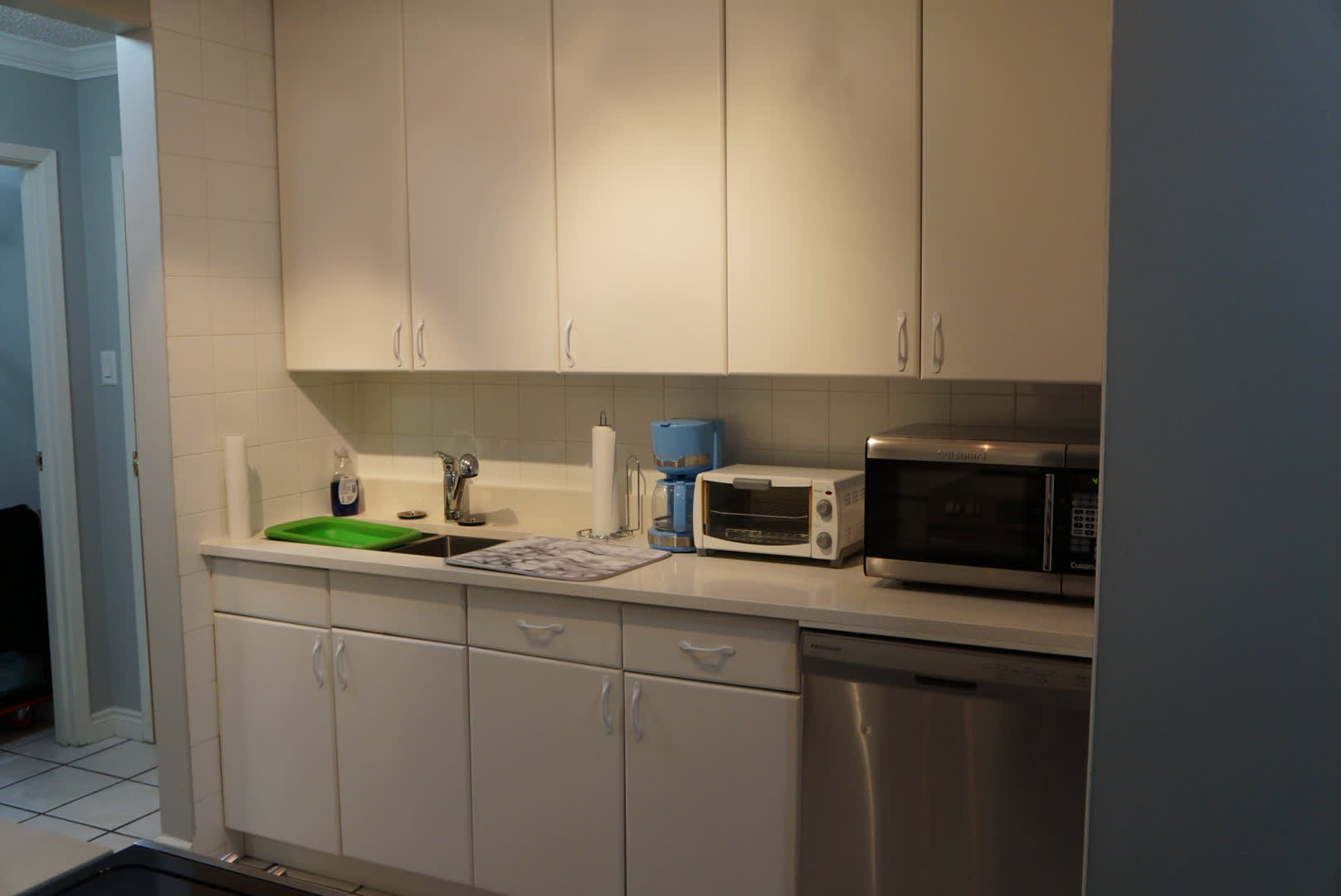 Corporate apartment in downtown Calgary 6