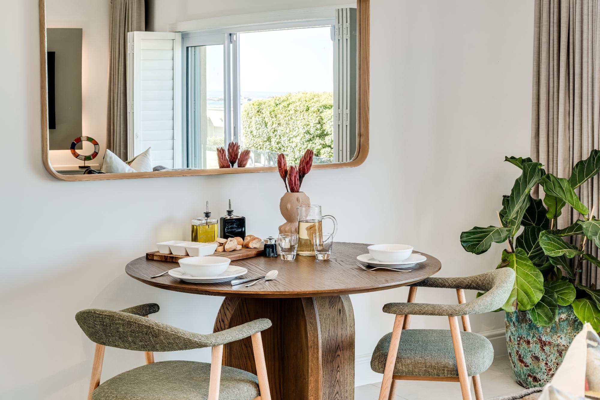 Peaceful Apartment in Camps Bay Sapphire Tide Suite 9