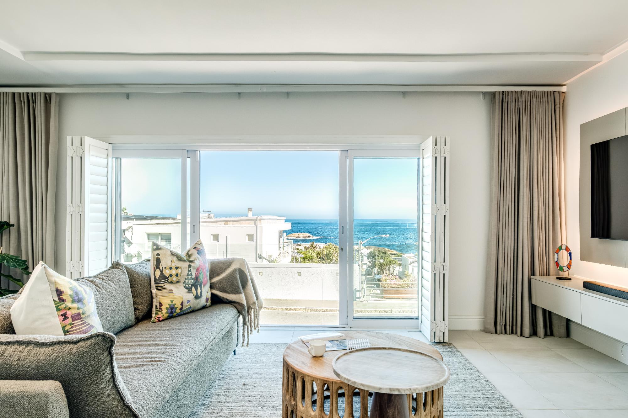 Peaceful Apartment in Camps Bay Sapphire Tide Suite 4