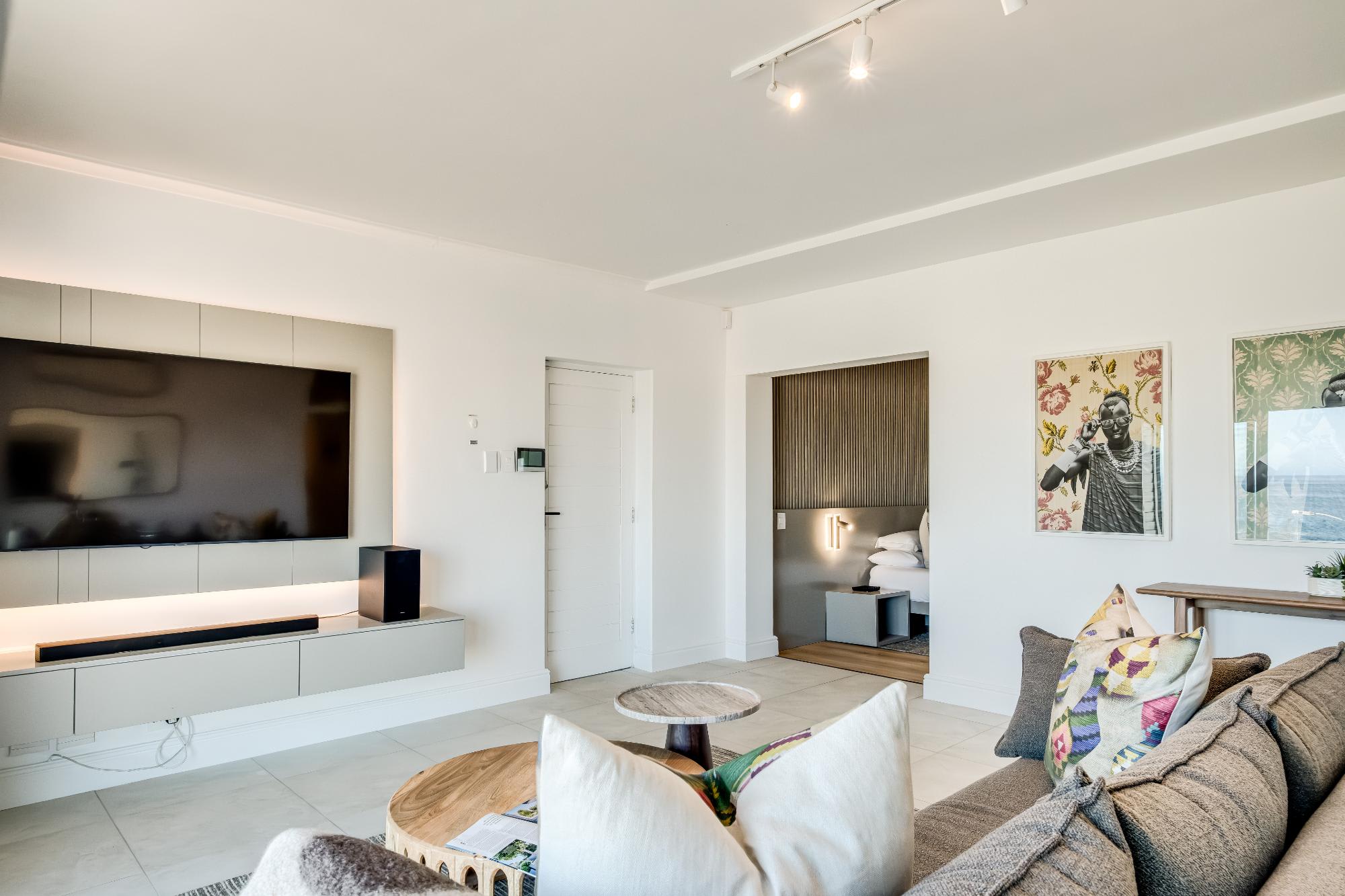 Peaceful Apartment in Camps Bay Sapphire Tide Suite 5