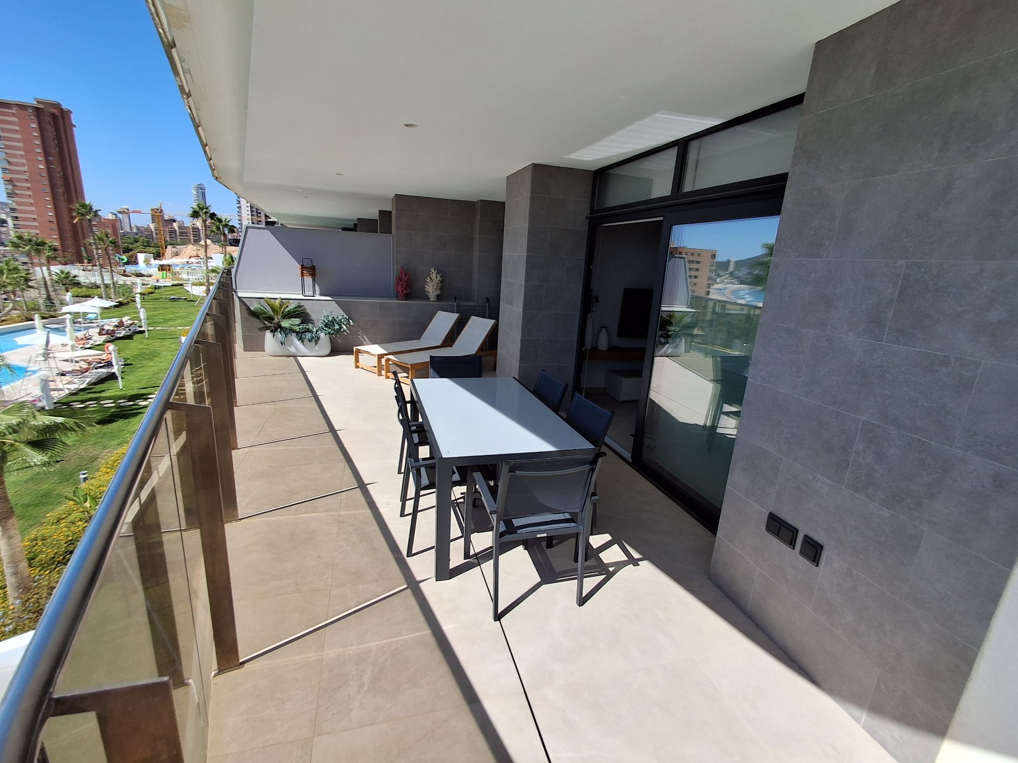 Av. República Argentina, 17, 1 1, 03502 Benidorm, Alicante, Spain