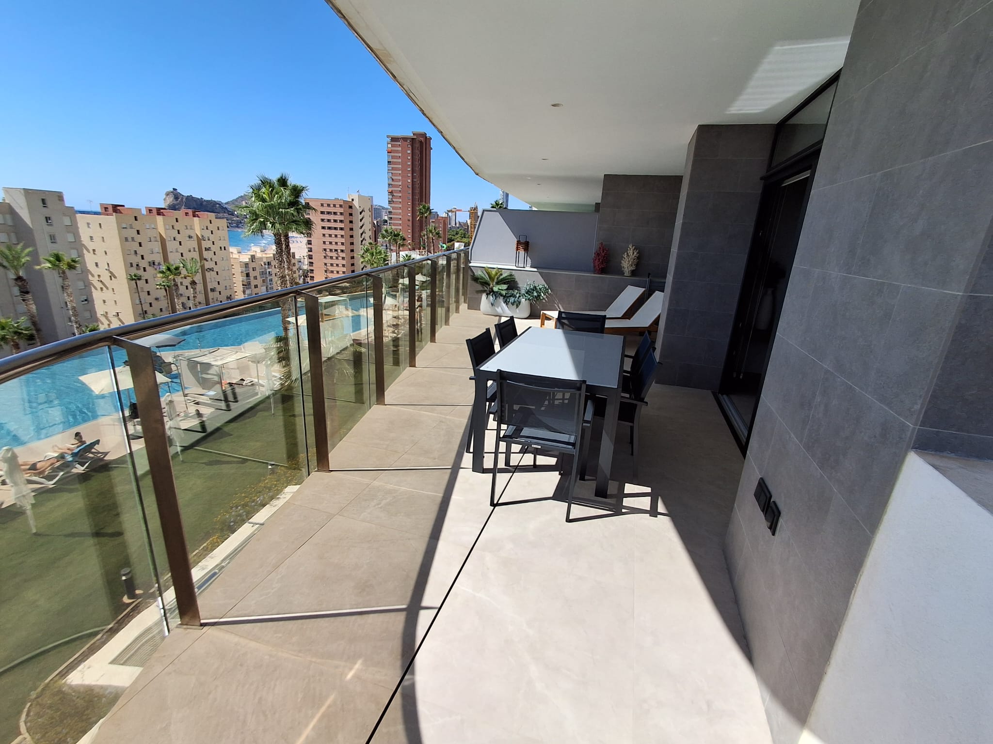 Av. República Argentina, 17, 1 1, 03502 Benidorm, Alicante, Spain