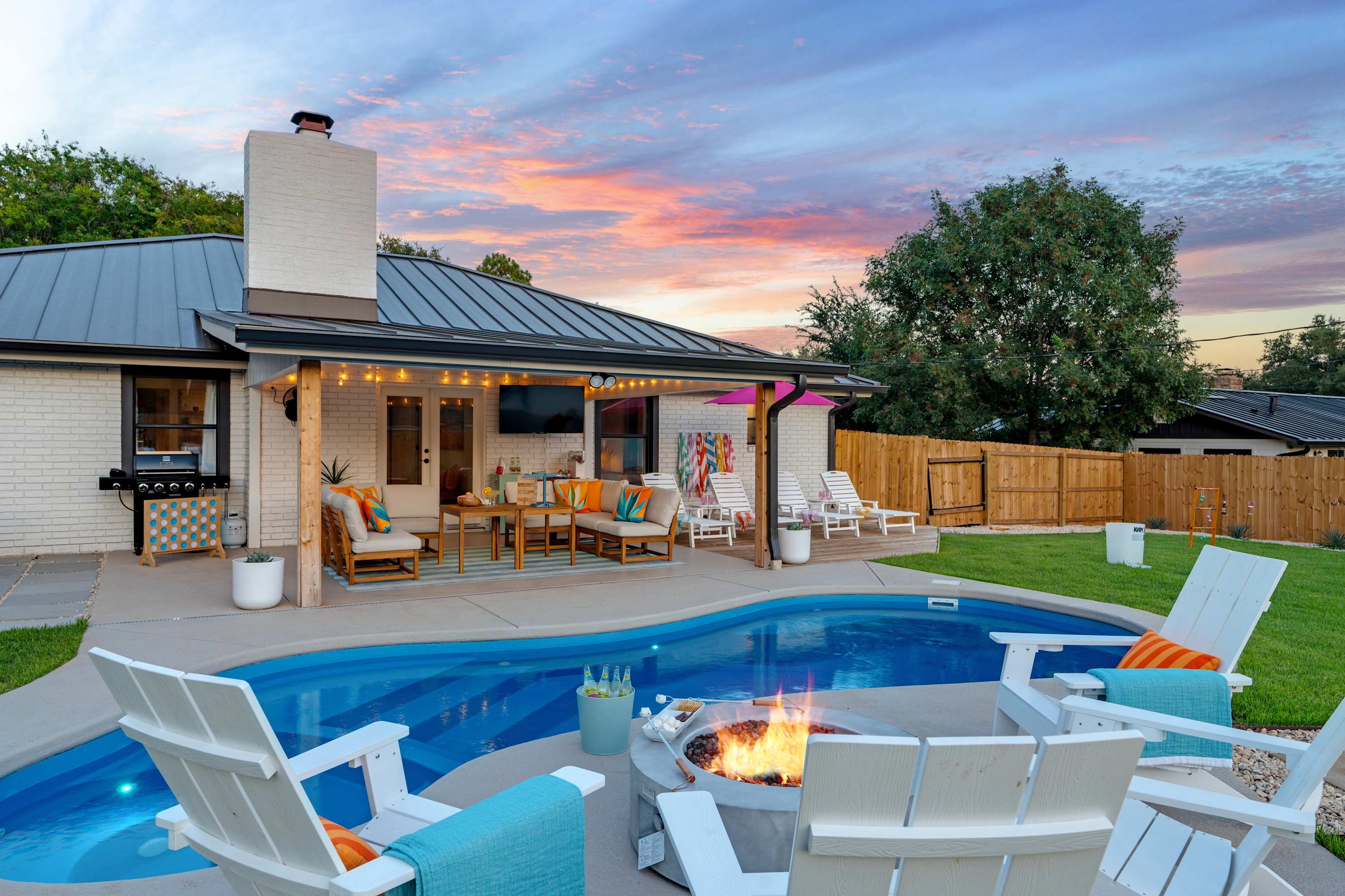 Club Fritz - Karaoke Lounge, Pool & Hot Tub — Fredericksburg, TX — vacation rental