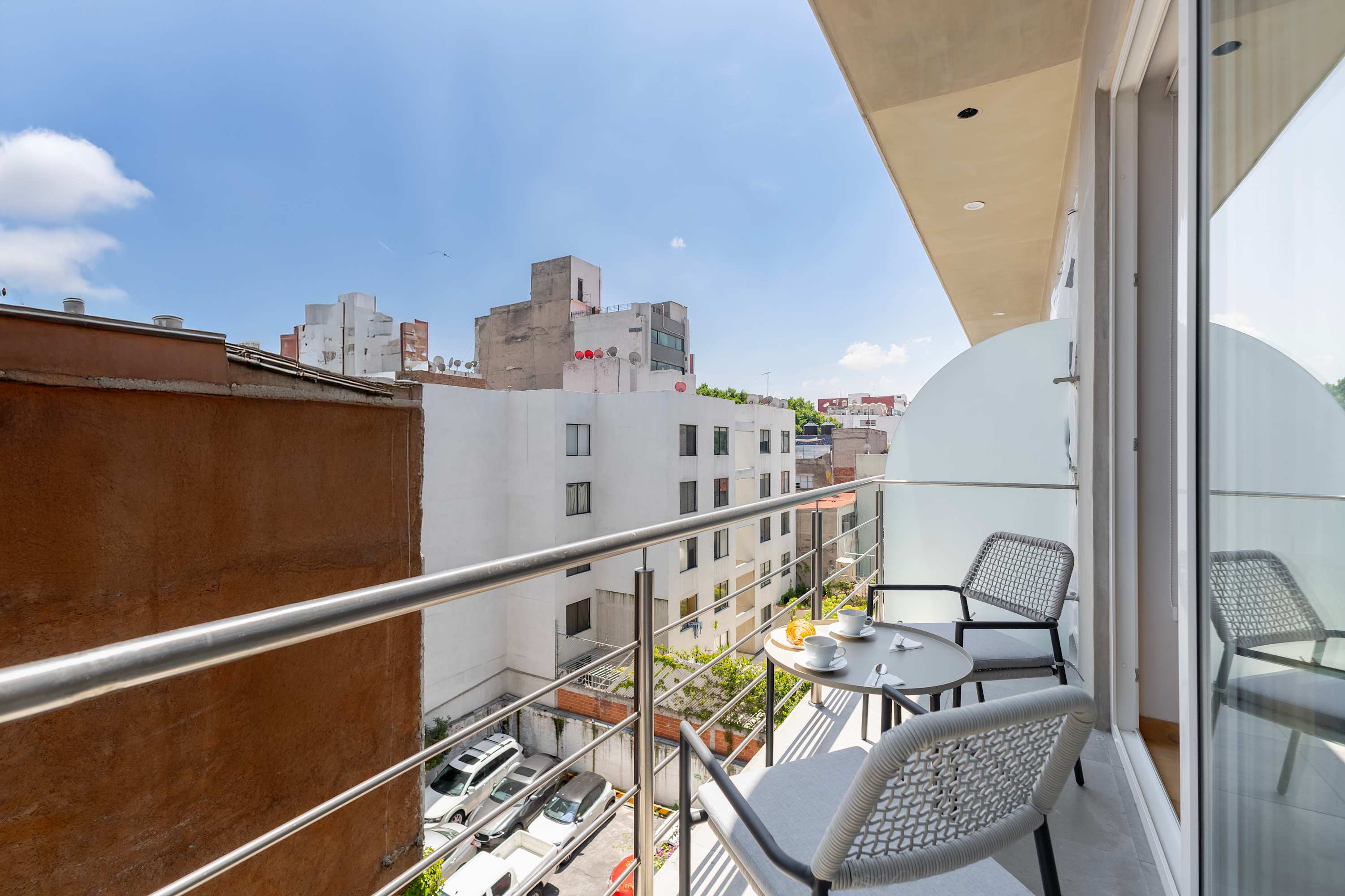 Capitalia Juarez | Central Studio + Balcony & Gym 4