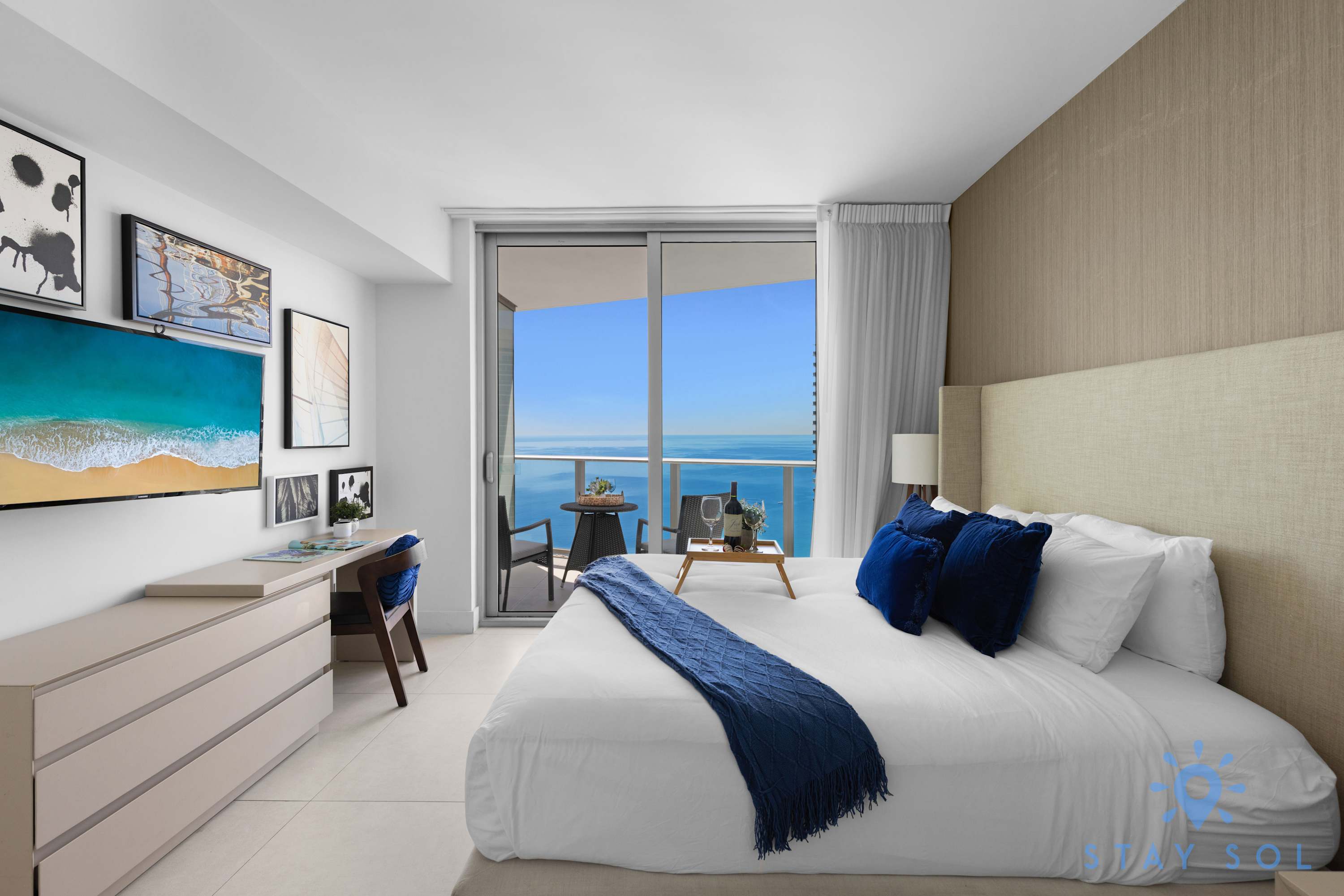 Bright & Spacious 2BR w/Balcony