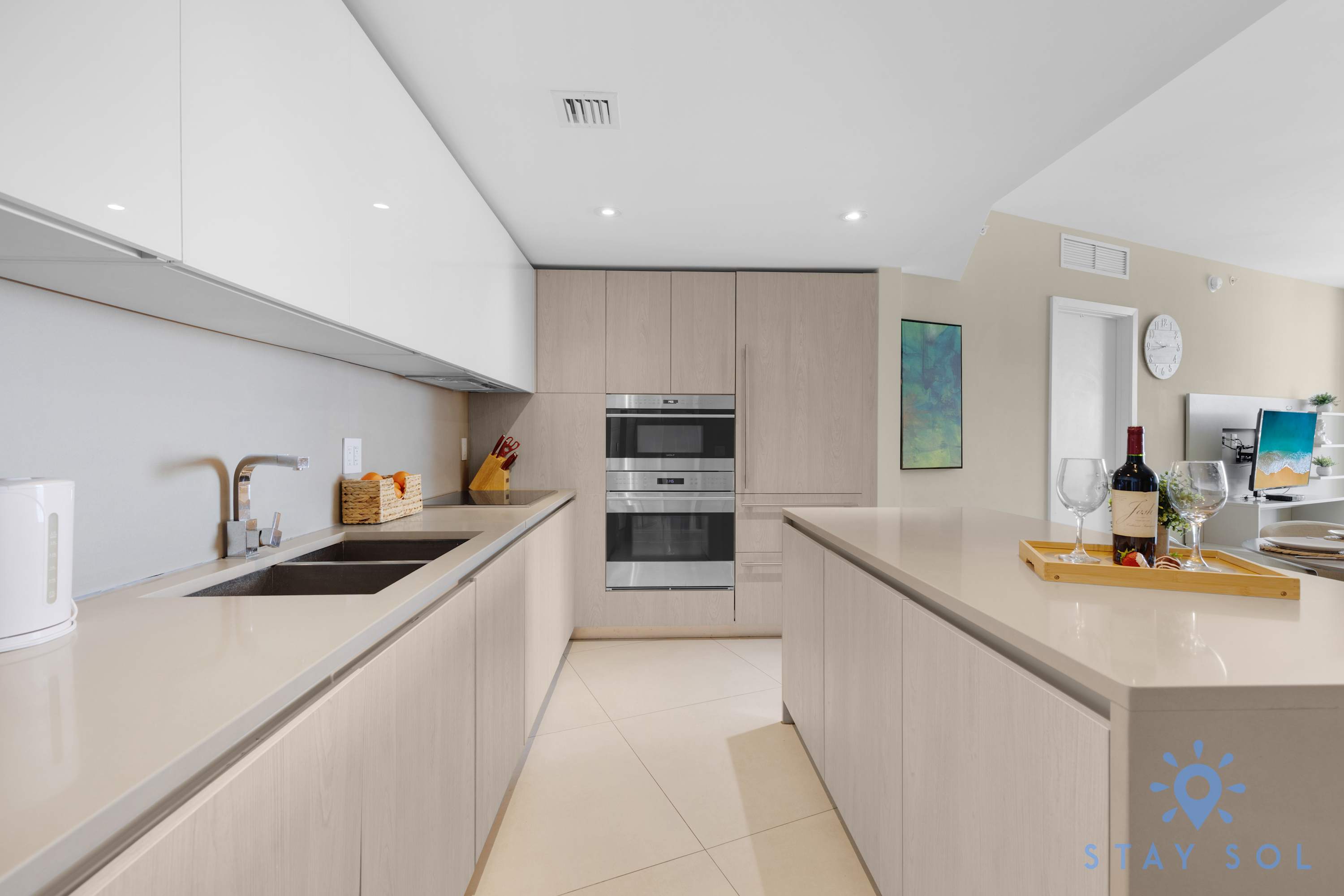 Bright & Spacious 2BR w/Balcony