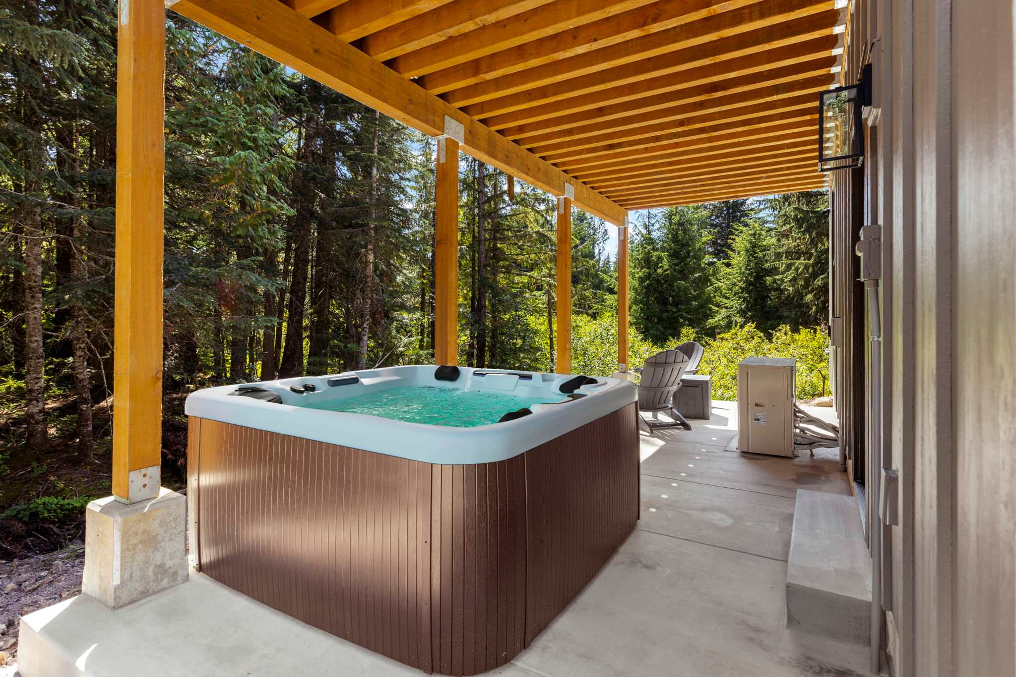 3 Br Sleep 8 • Hot Tub • Fire Pit • Stunning Views 3