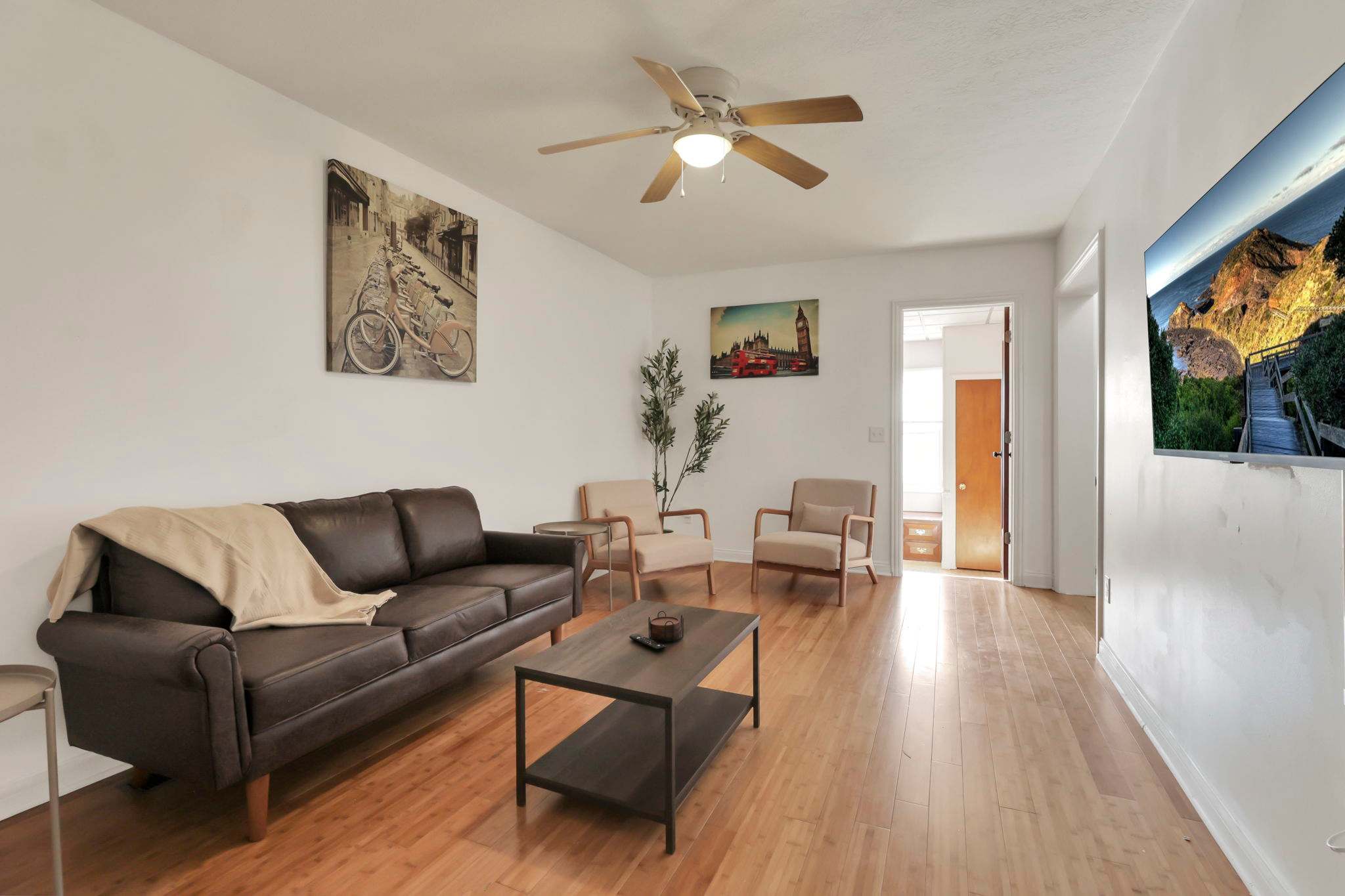 Charming 3-BR + Fenced Yard - Near Grandview