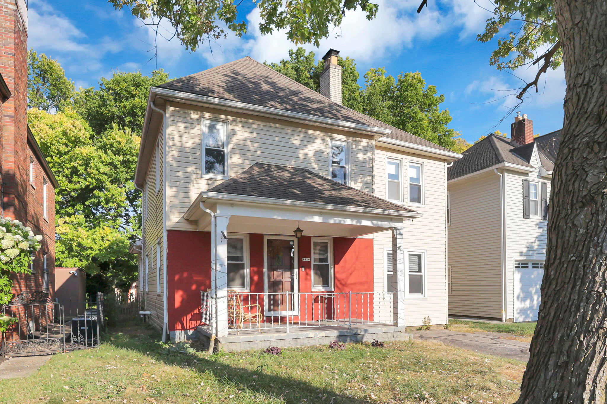 Charming 3-BR + Fenced Yard - Near Grandview