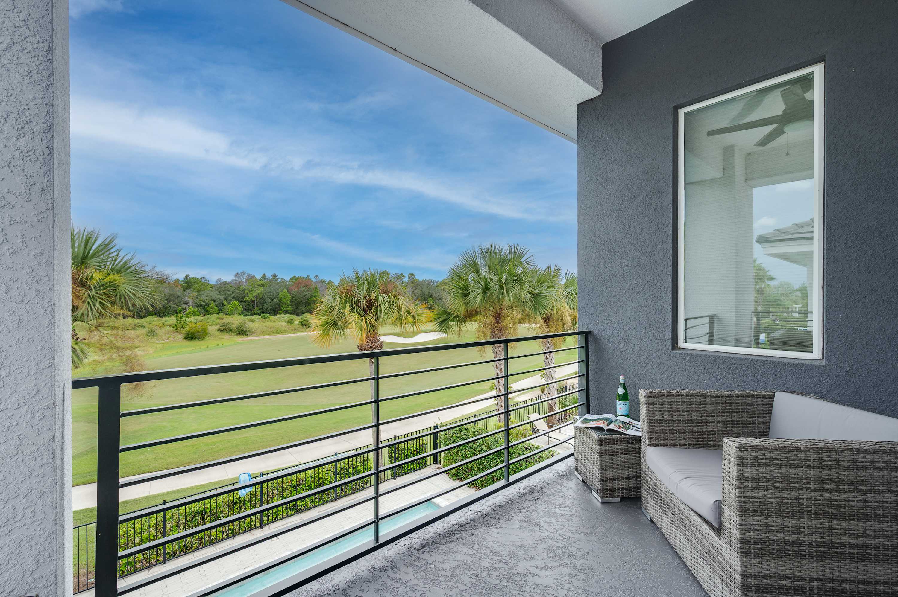 Luxury 6BR Villa w Pool & Cinema, 4mi to Disney