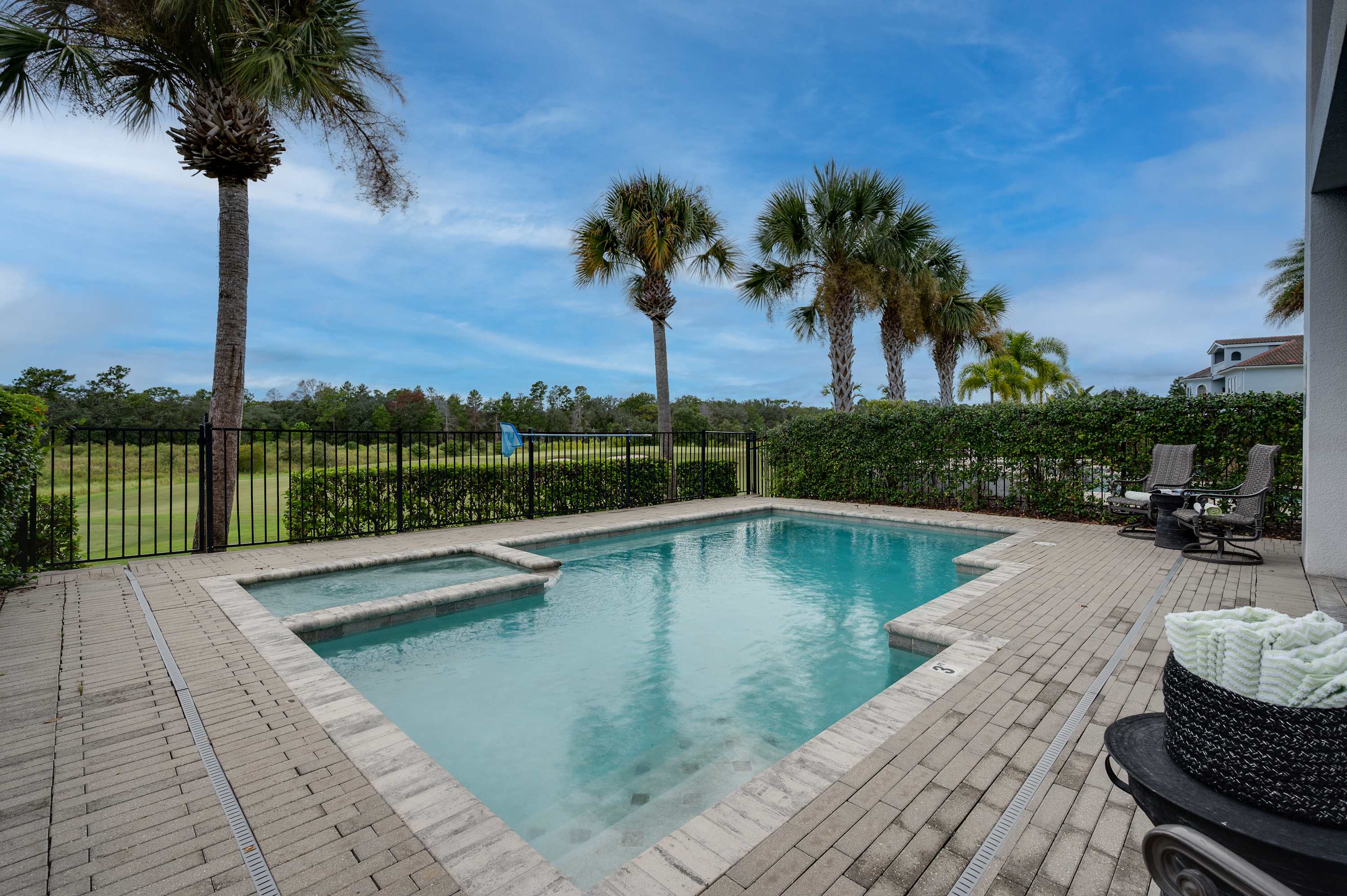 Luxury 6BR Villa w Pool & Cinema, 4mi to Disney