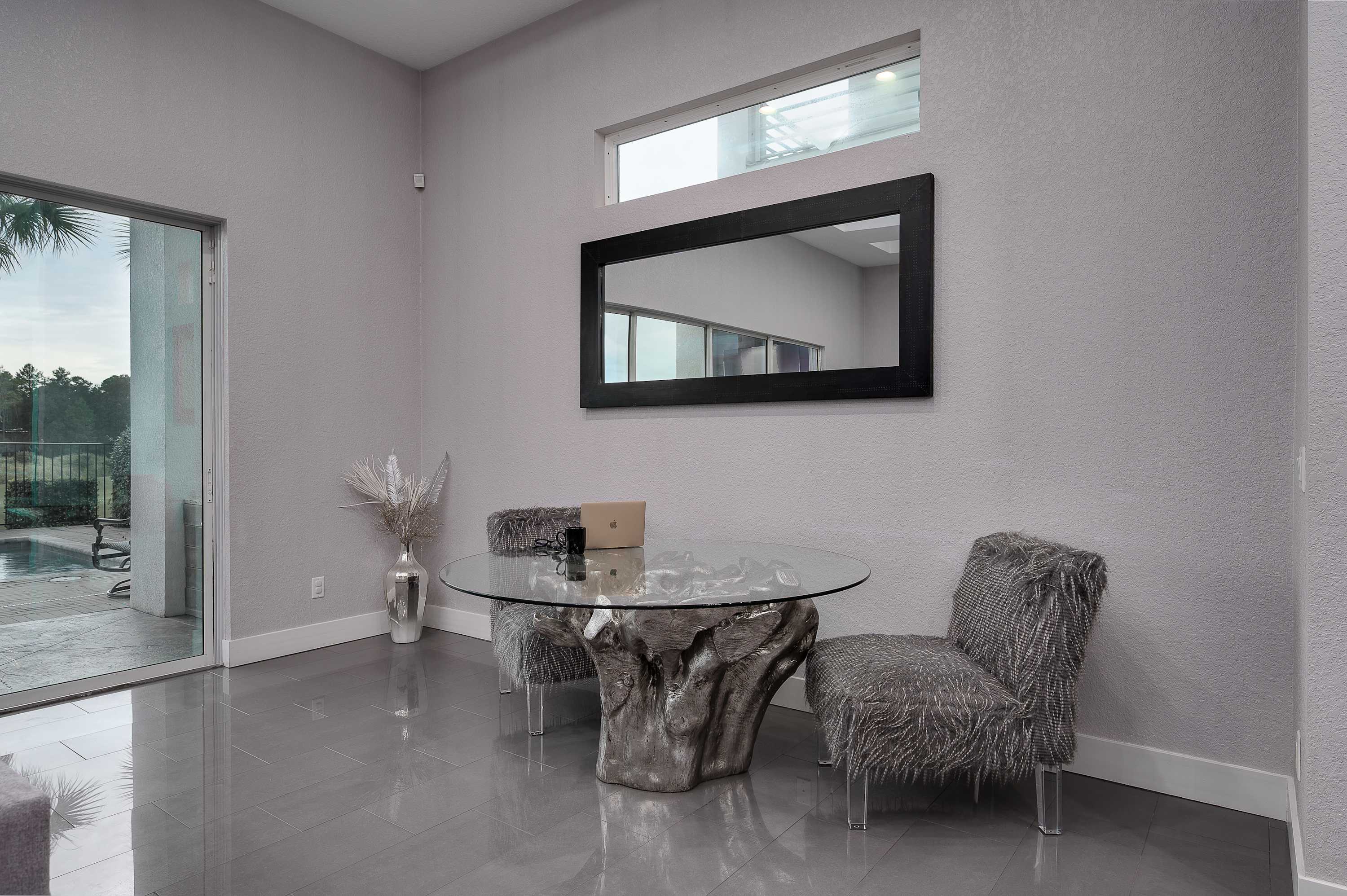 Luxury 6BR Villa w Pool & Cinema, 4mi to Disney