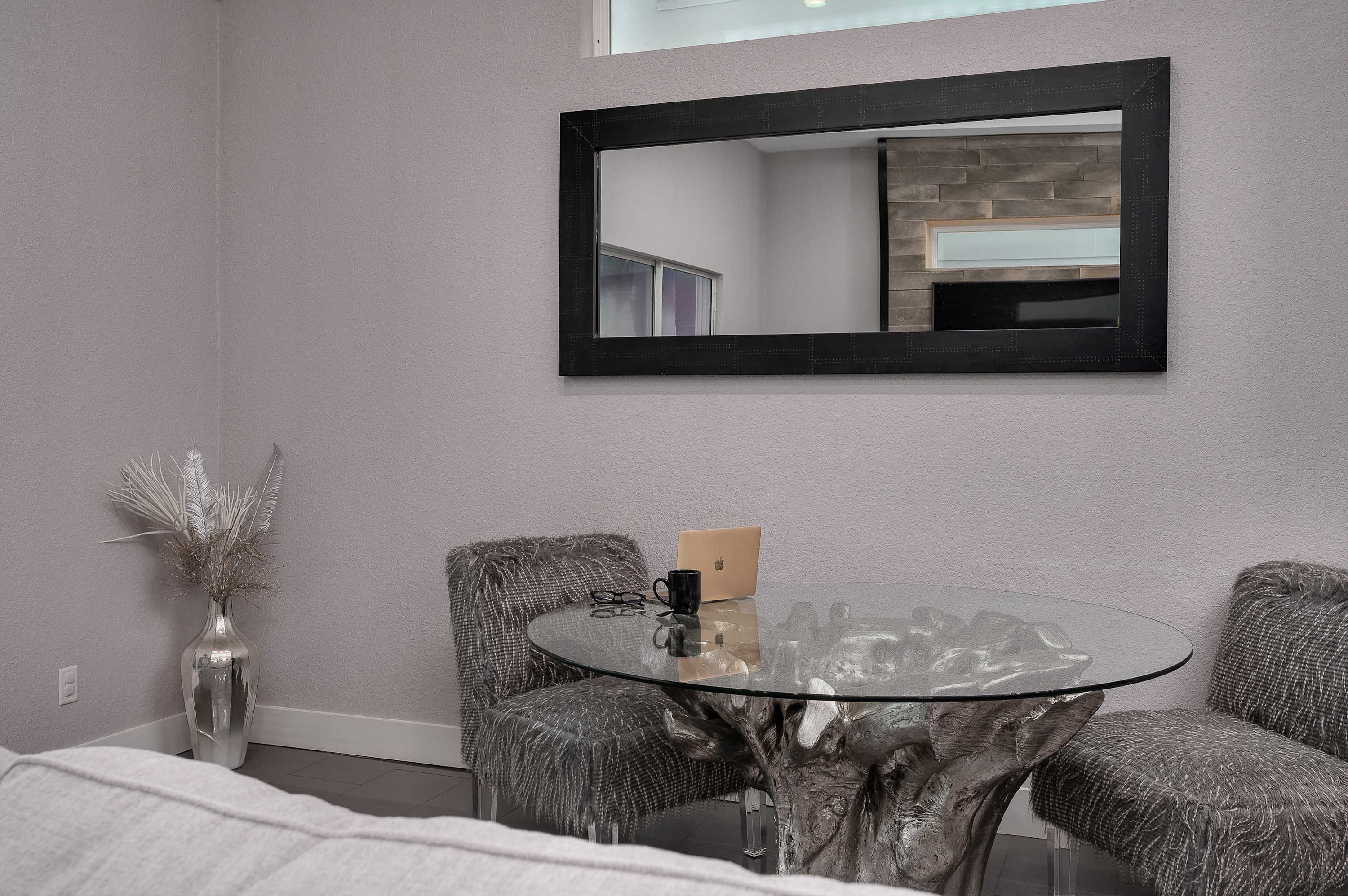 Luxury 6BR Villa w Pool & Cinema, 4mi to Disney