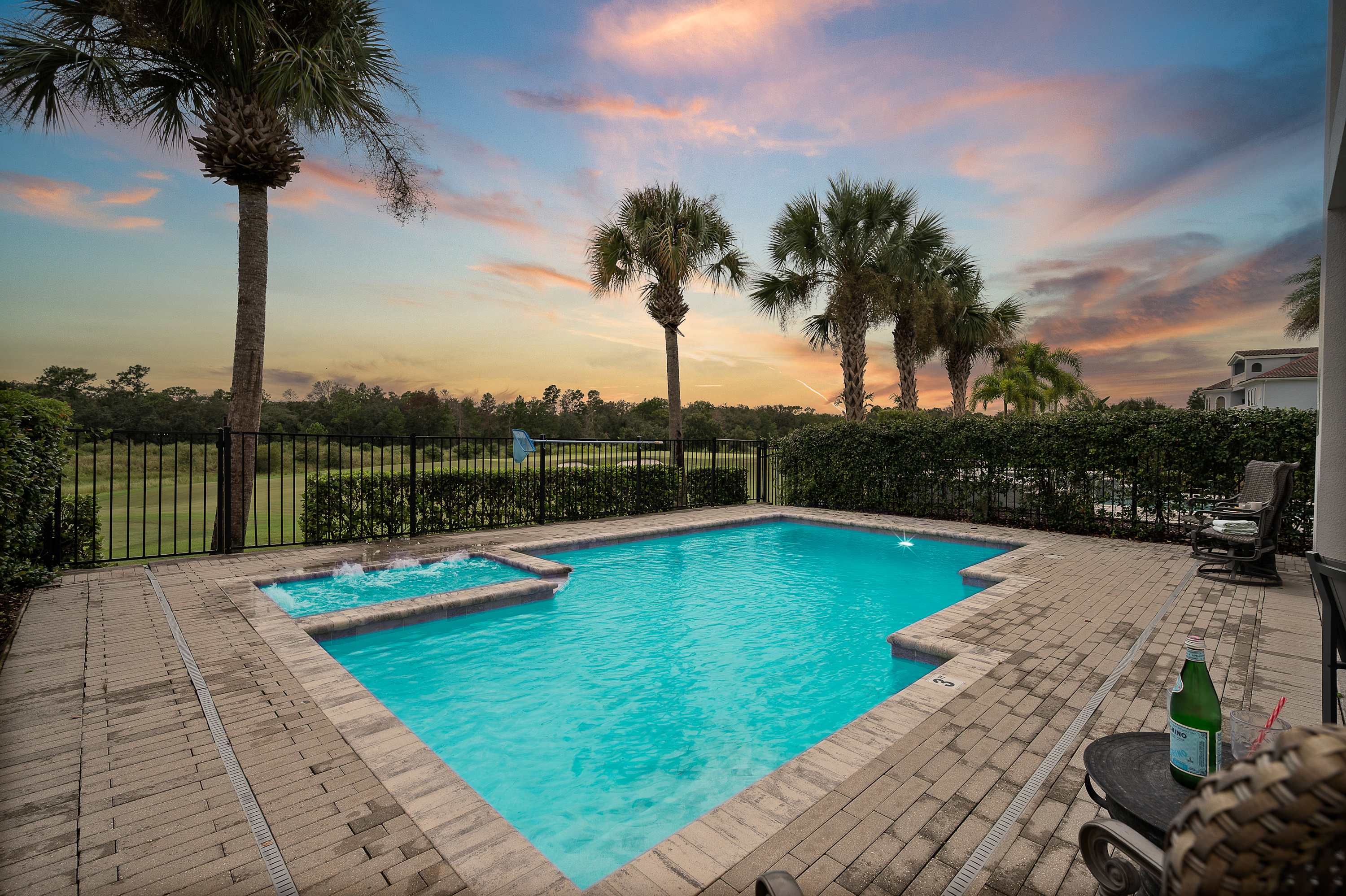 Luxury 6BR Villa w Pool & Cinema, 4mi to Disney