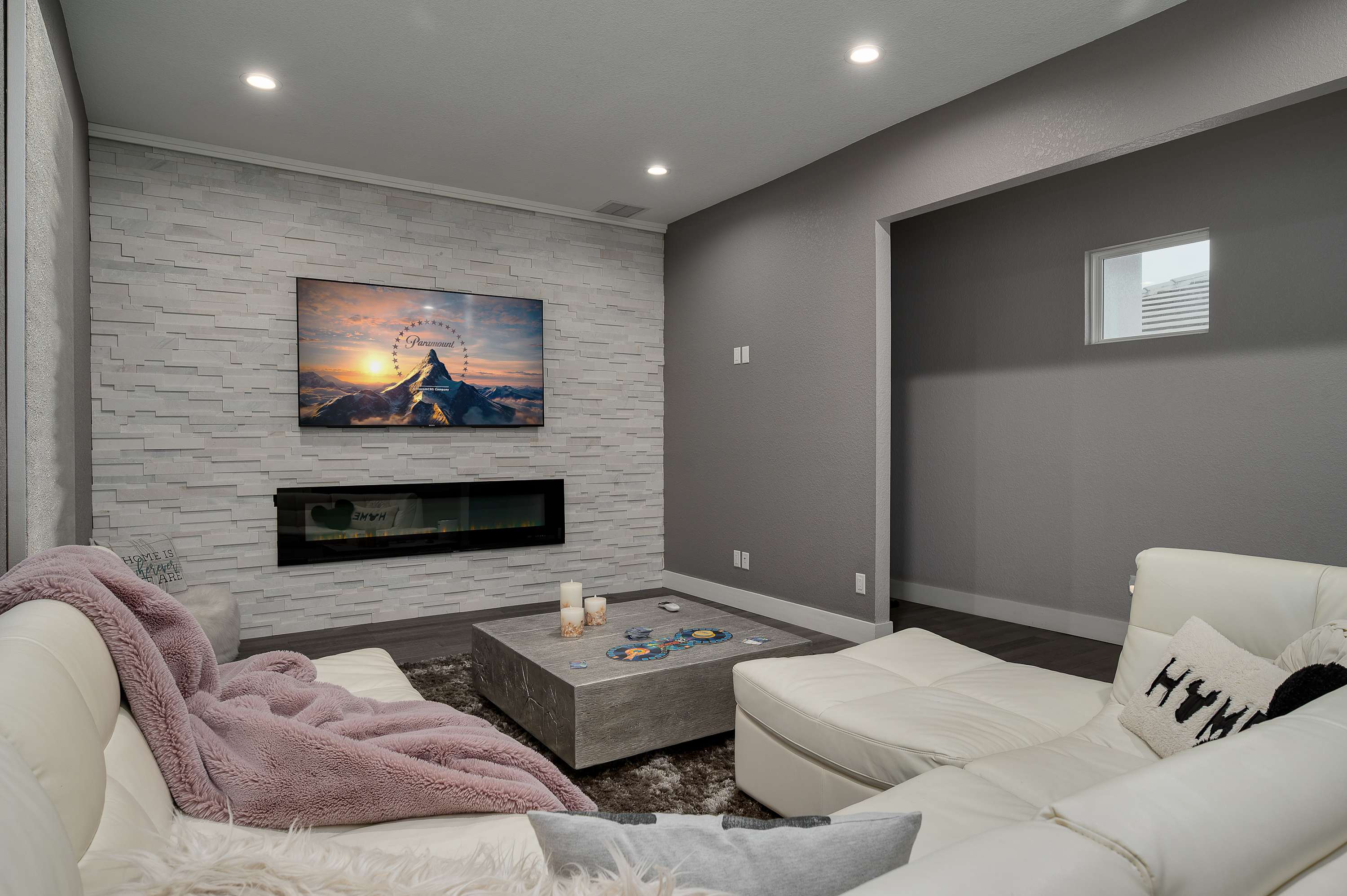 Luxury 6BR Villa w Pool & Cinema, 4mi to Disney