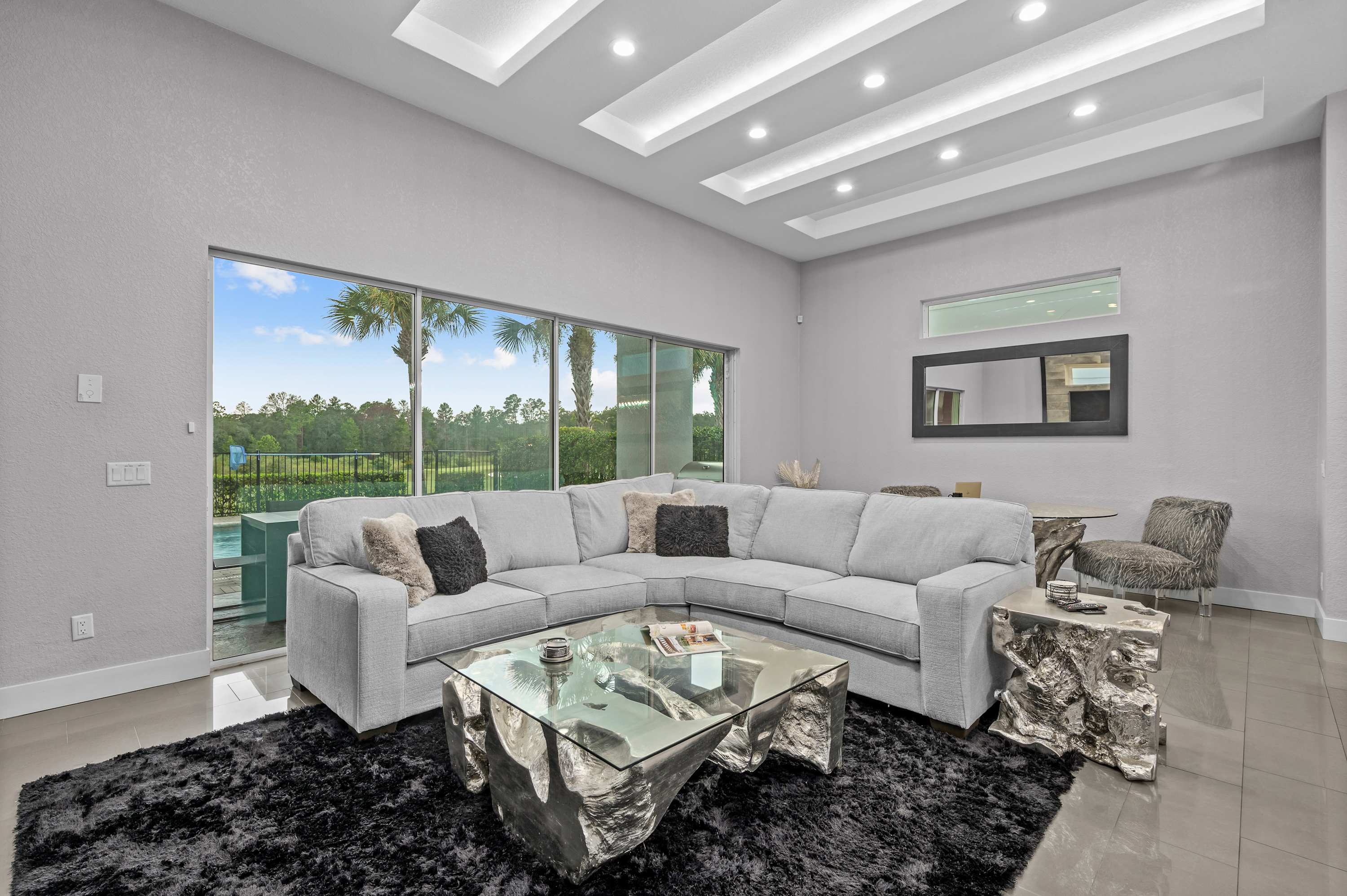 Luxury 6BR Villa w Pool & Cinema, 4mi to Disney