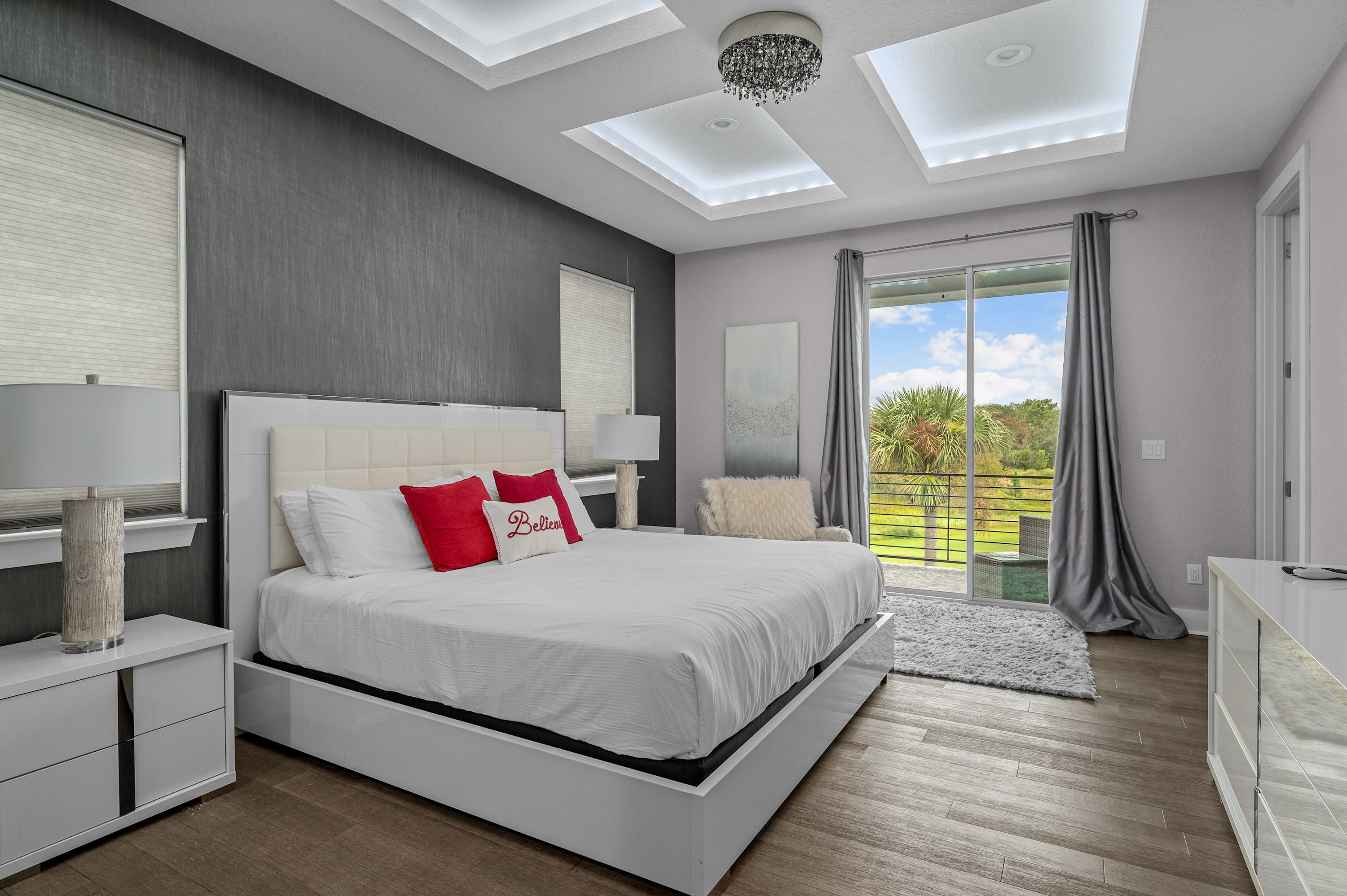 Luxury 6BR Villa w Pool & Cinema, 4mi to Disney