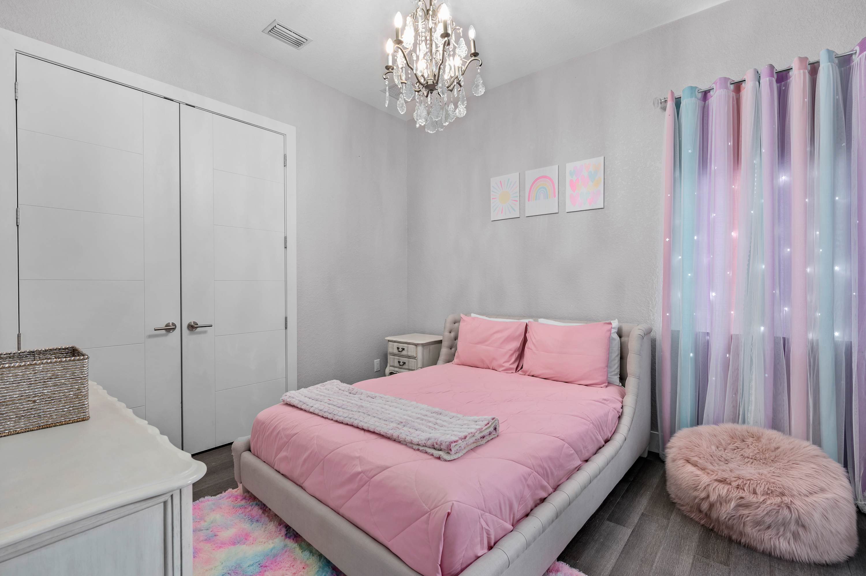 Luxury 6BR Villa w Pool & Cinema, 4mi to Disney