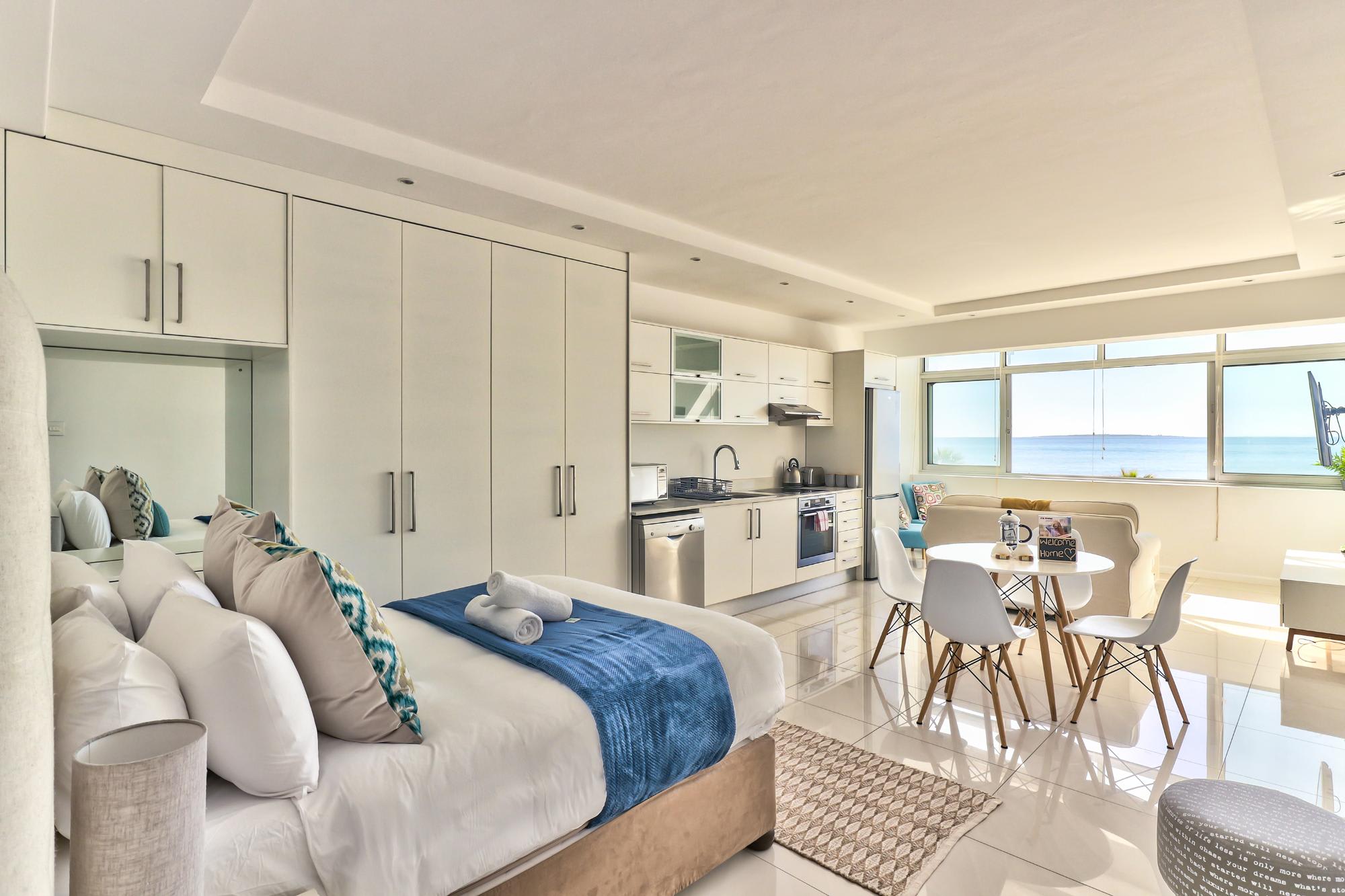 Mouille Point 1Bed Apartment w View Seatide Studio 9