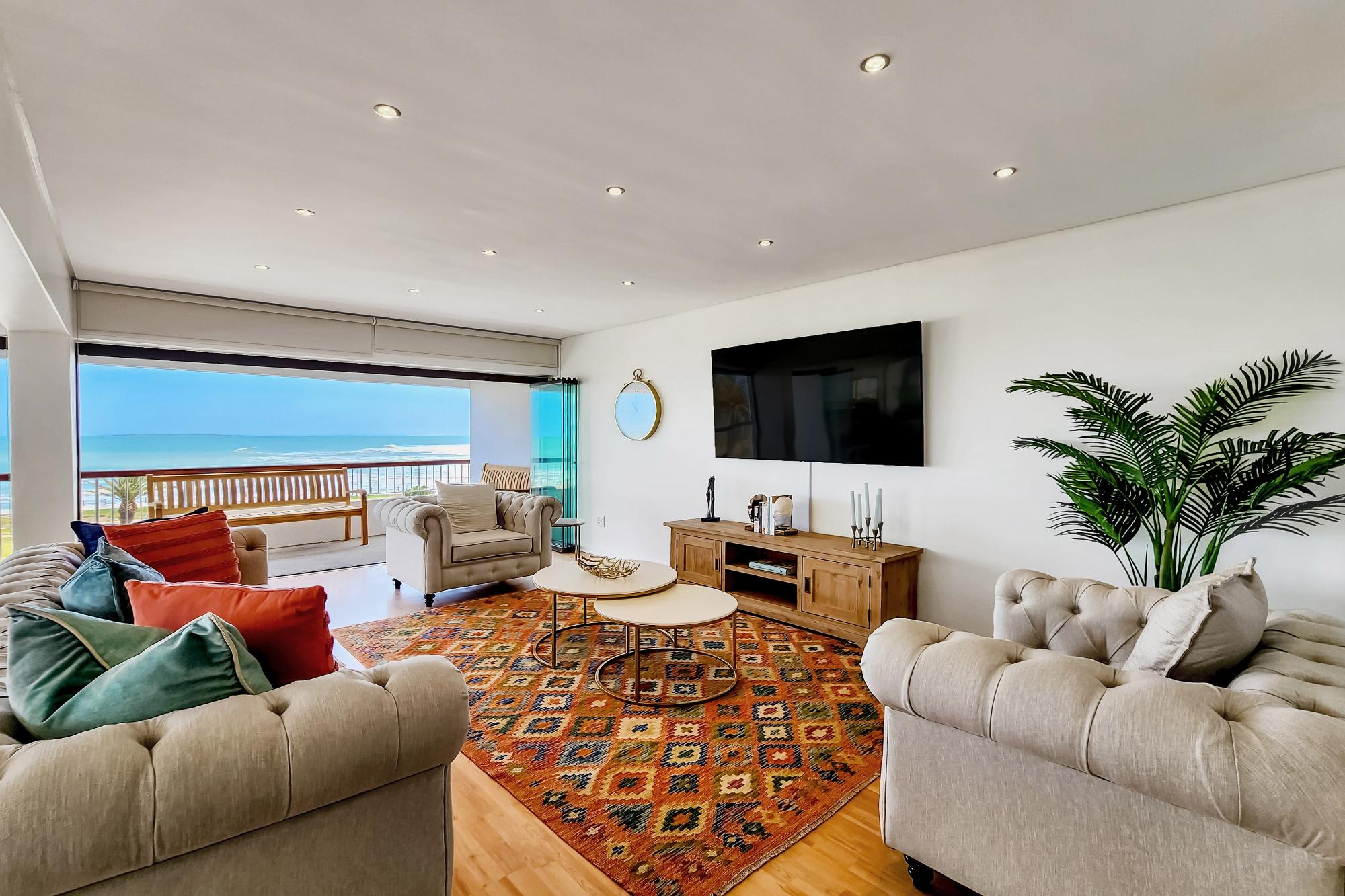 3bed Apartment in Cape Town w Views Ocean Outlook | Photo 2
