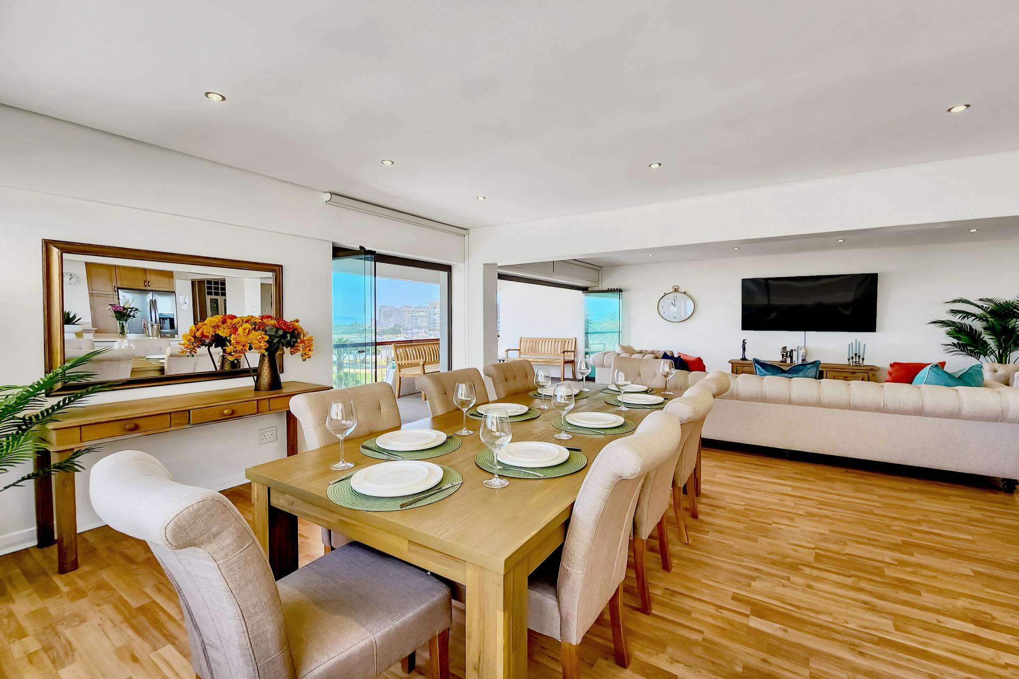 3bed Apartment in Cape Town w Views Ocean Outlook 10