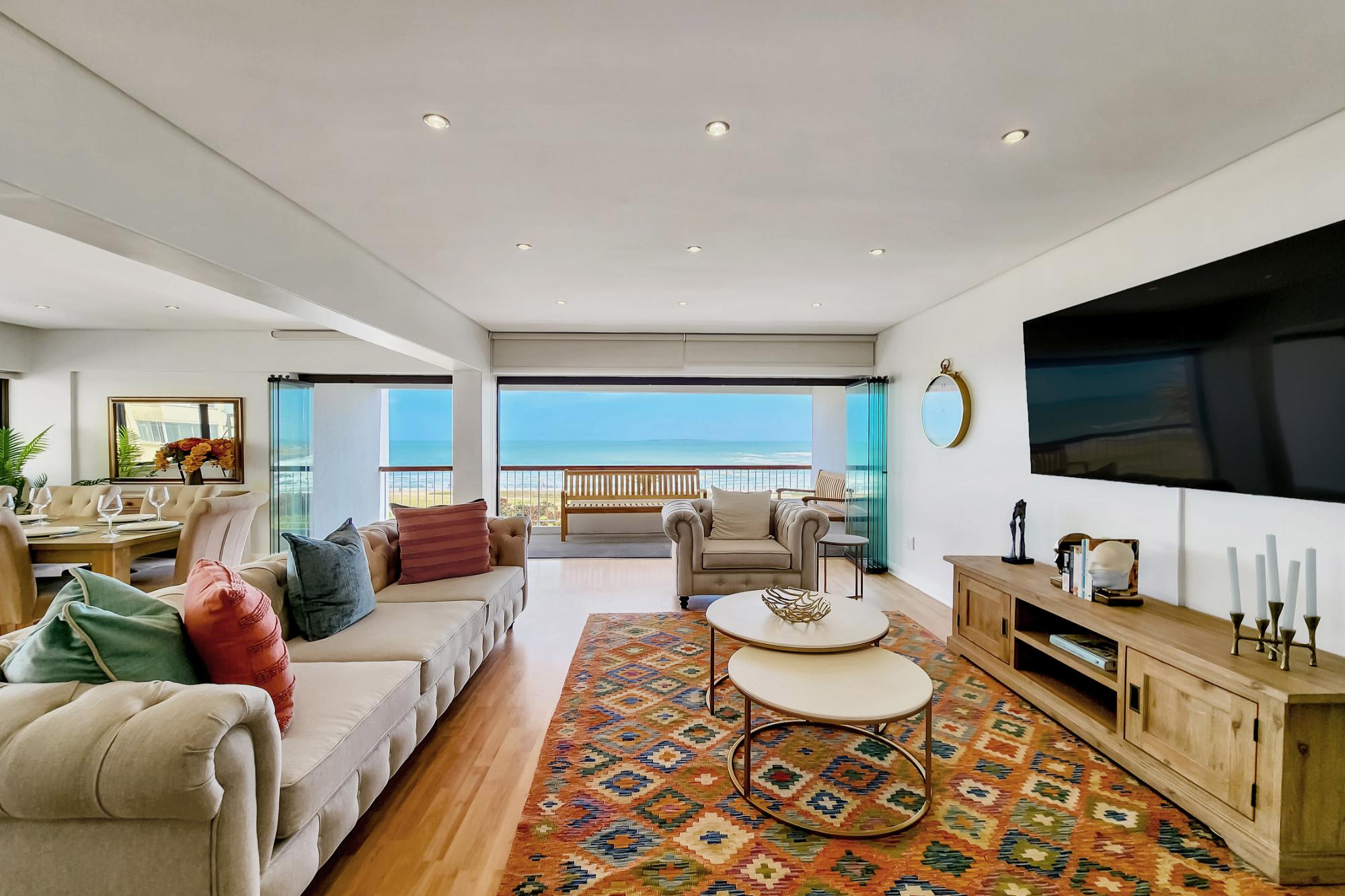 3bed Apartment in Cape Town w Views Ocean Outlook 6