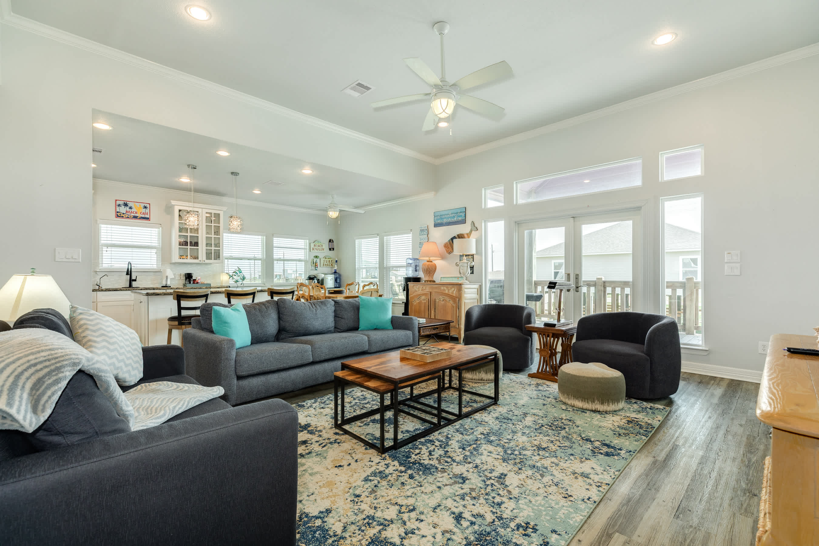 Purple Paradise Beachy Fun Bay Beach Views | Photo 2