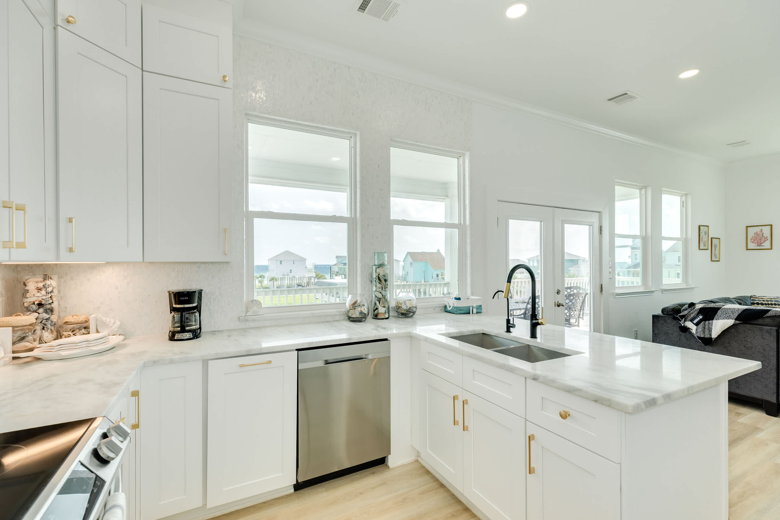 The Tides of Casa Blanca Modern Luxe by the Sea 8