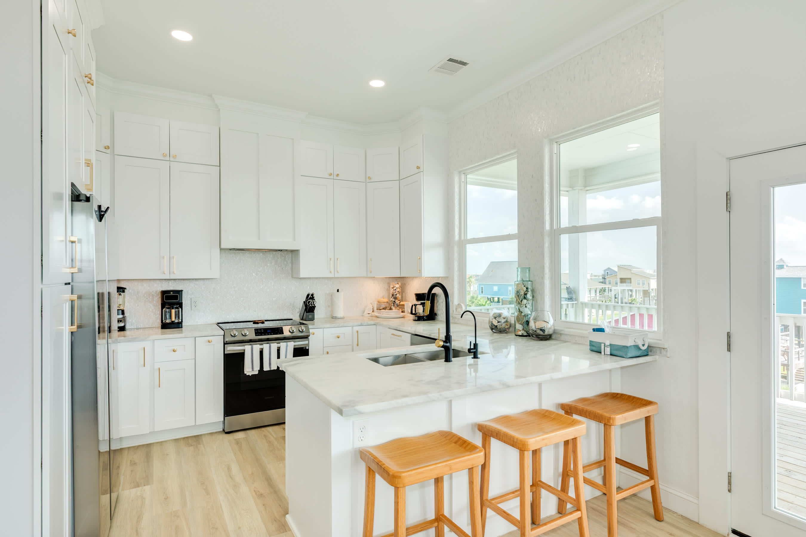 The Tides of Casa Blanca Modern Luxe by the Sea 7