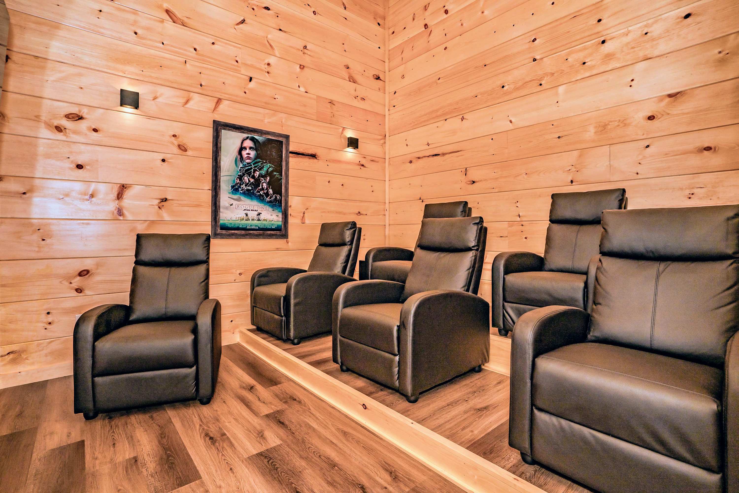 Luxury Cabin with Private Hot Tub 4