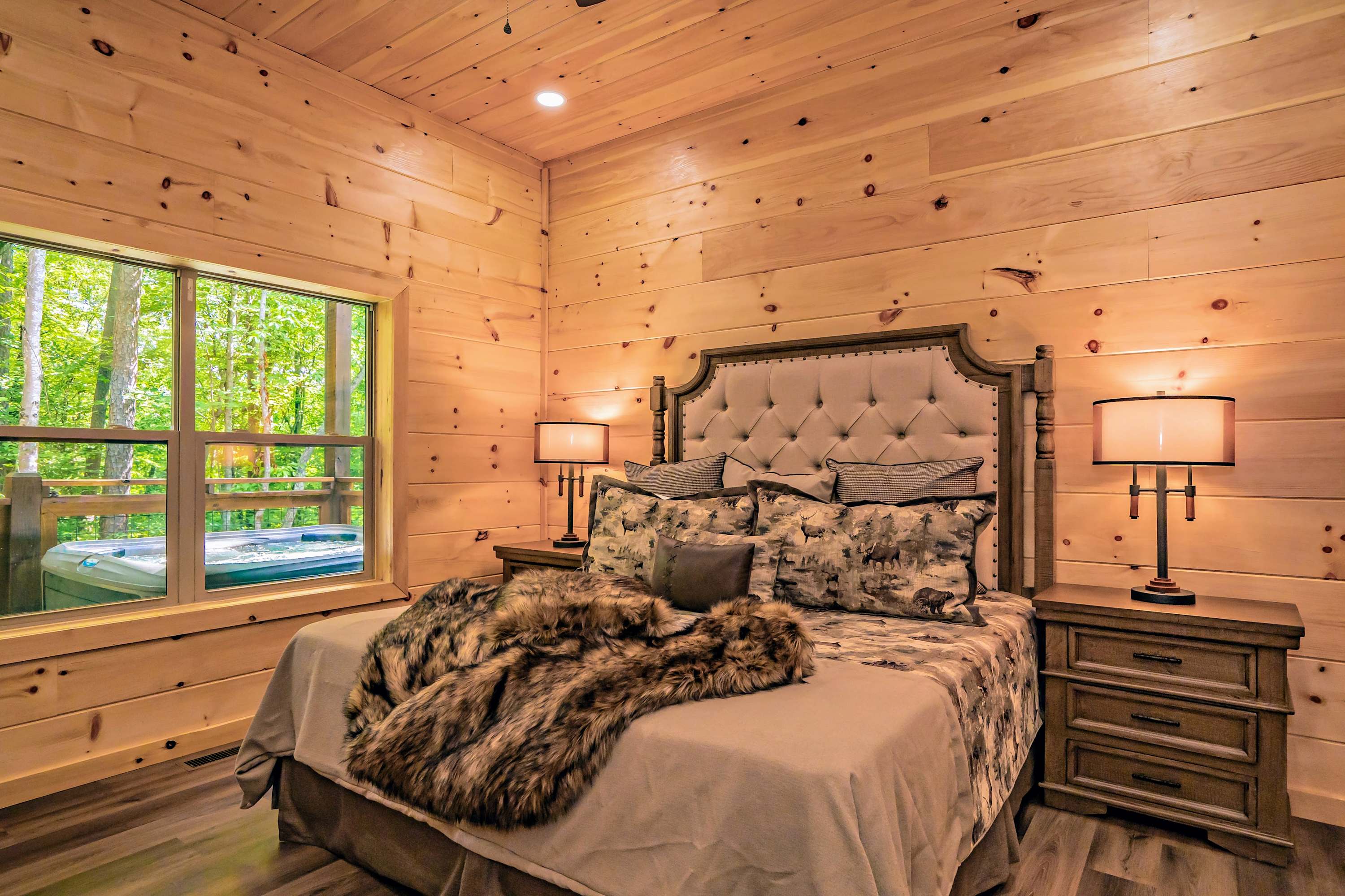 Luxury Cabin with Private Hot Tub 2