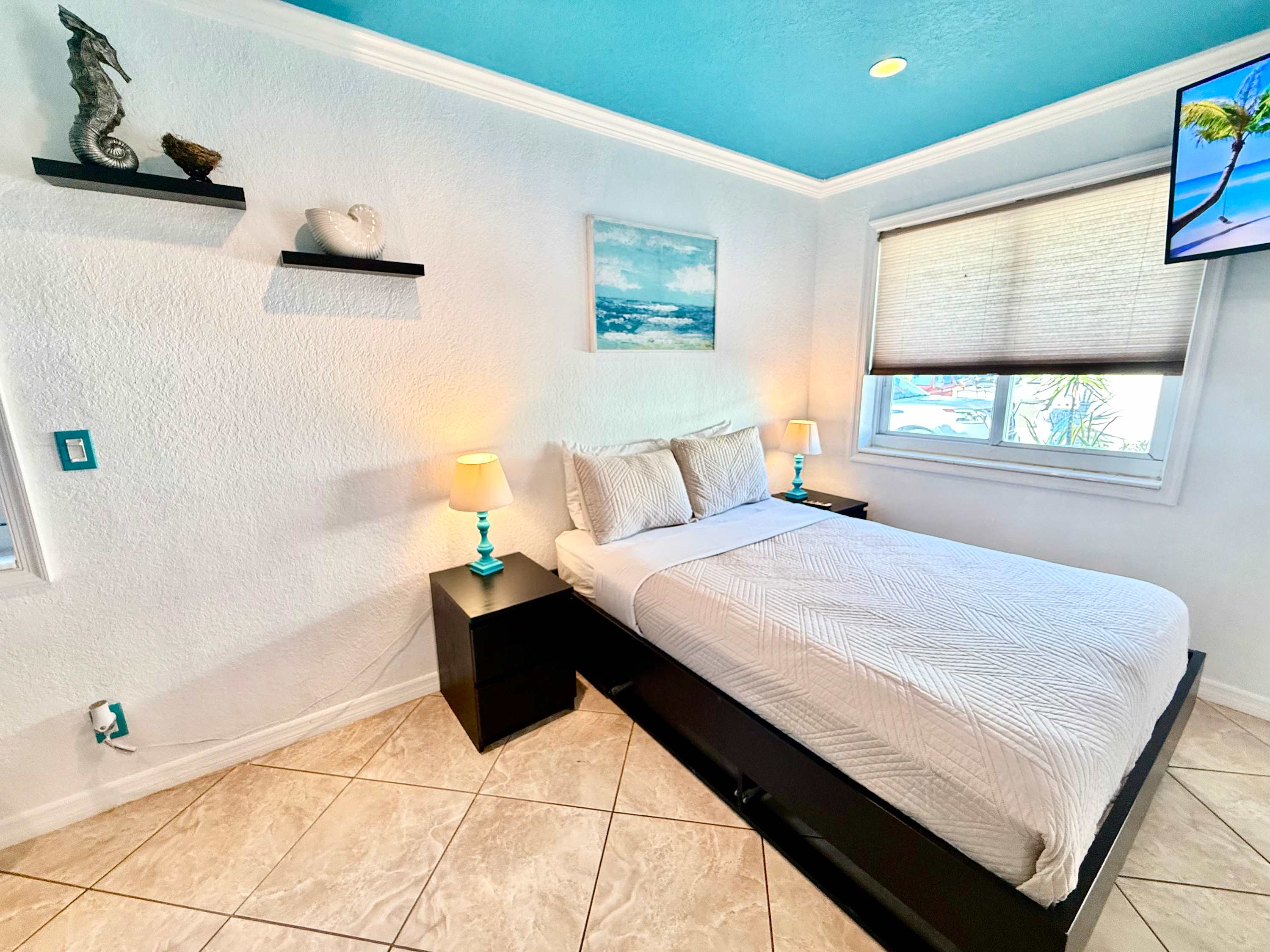 Under the Sea Escape, Beach vibes