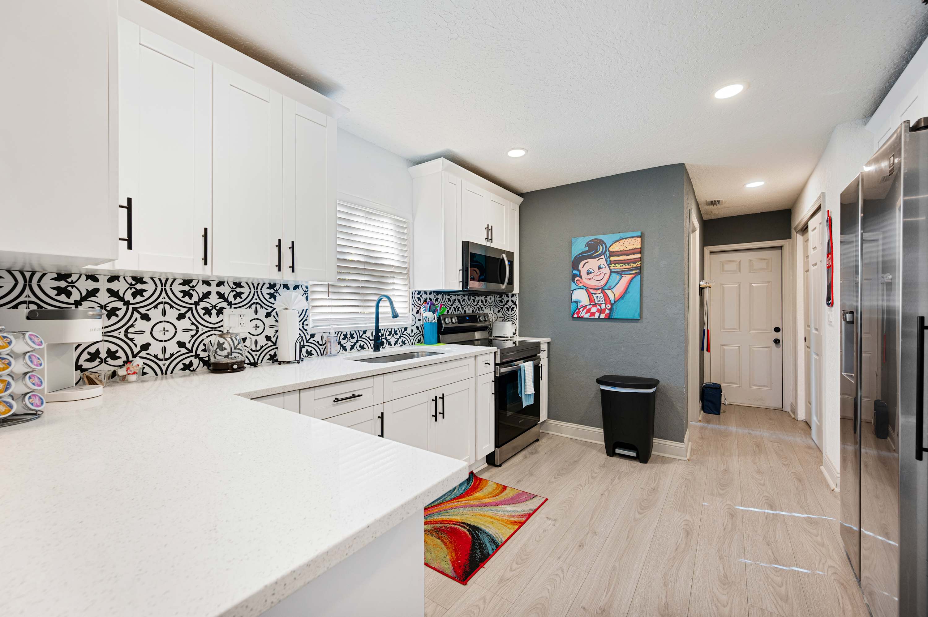 Retro 3 Bed Oasis, Private Yard & Fun Extras