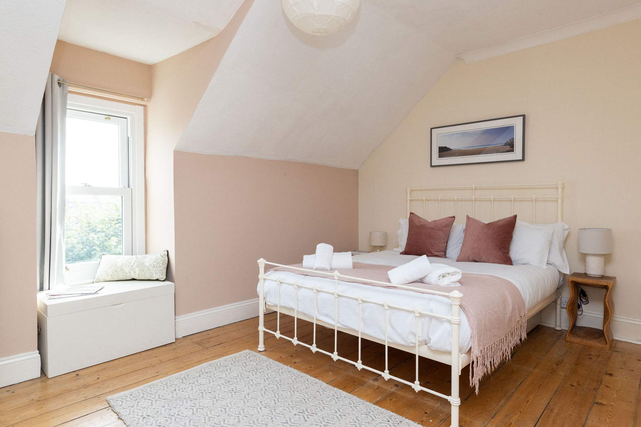 Offering two generous sized bedrooms,