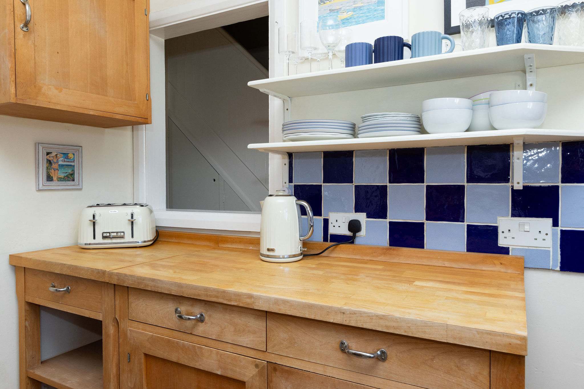 All set for your morning tea and toast!