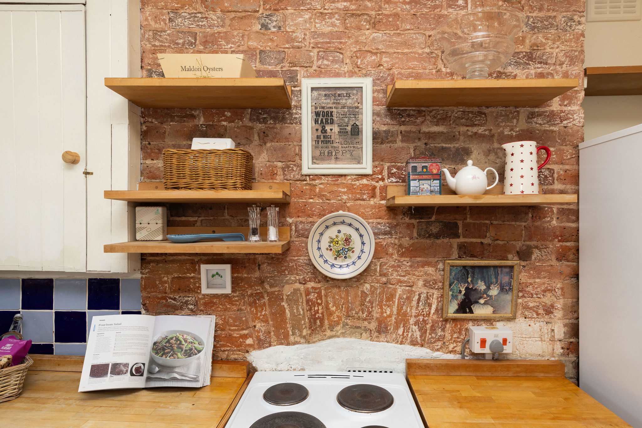 Everything you need is within reach on this kitchen.