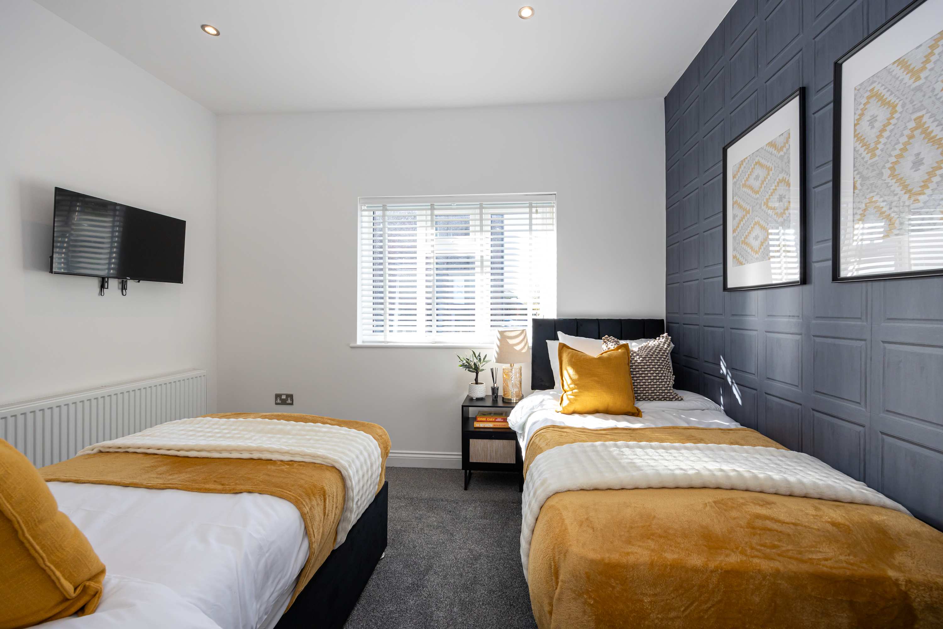 Cosy apartment in the heart of Sale in Ashton Lane M33 6WQ - Property image 6 - VivreStays