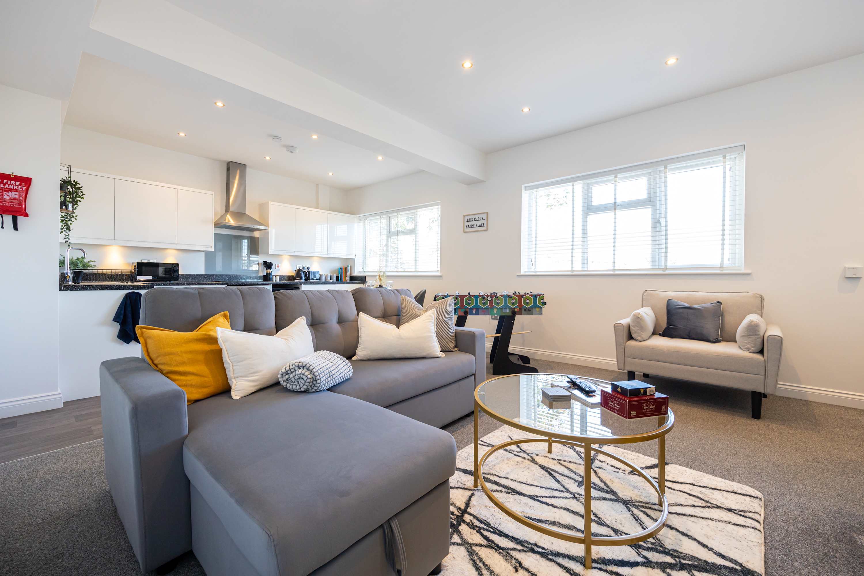 Cosy apartment in the heart of Sale in Ashton Lane M33 6WQ - Property image 25 - VivreStays