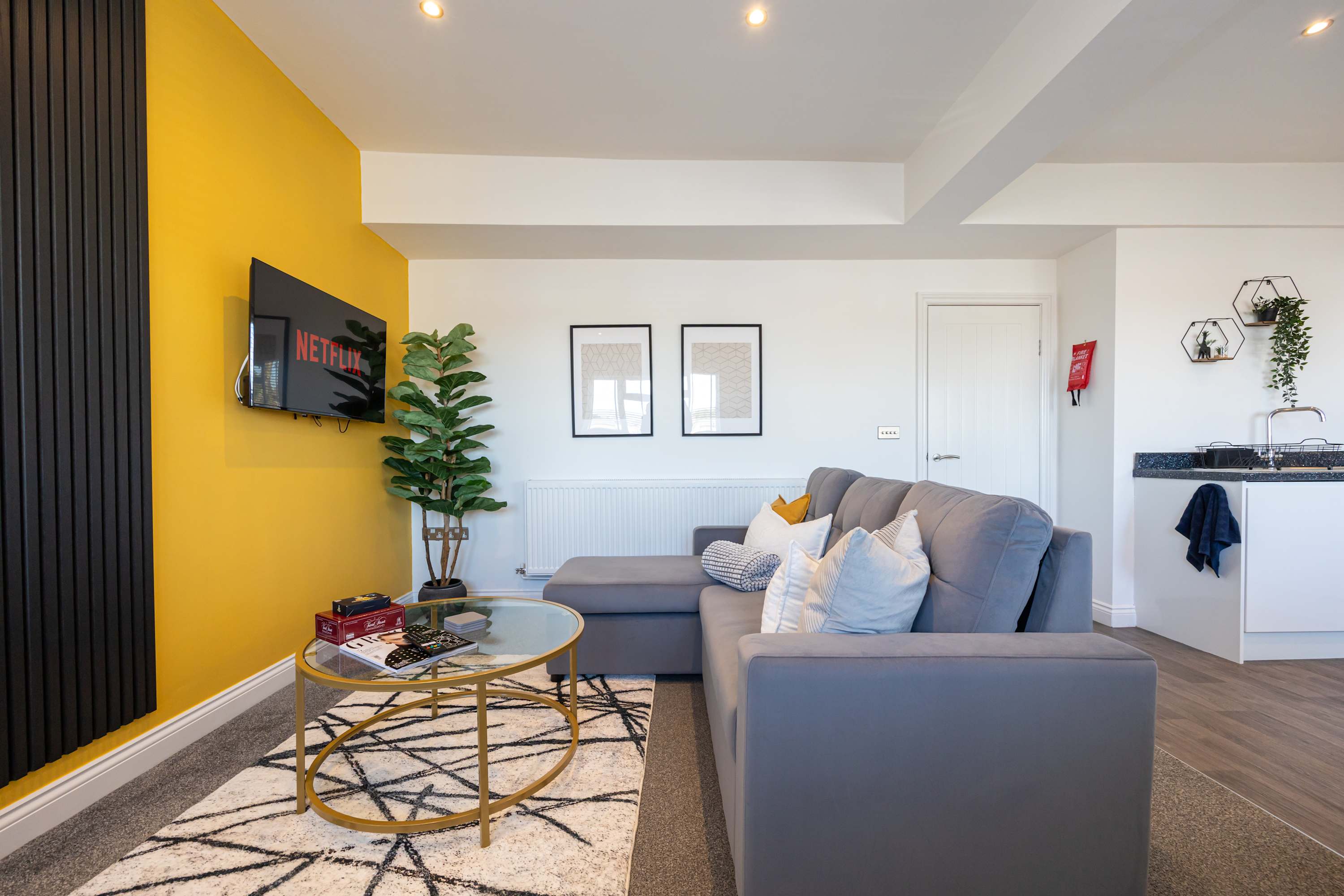 Cosy apartment in the heart of Sale in Ashton Lane M33 6WQ - Property image 26 - VivreStays