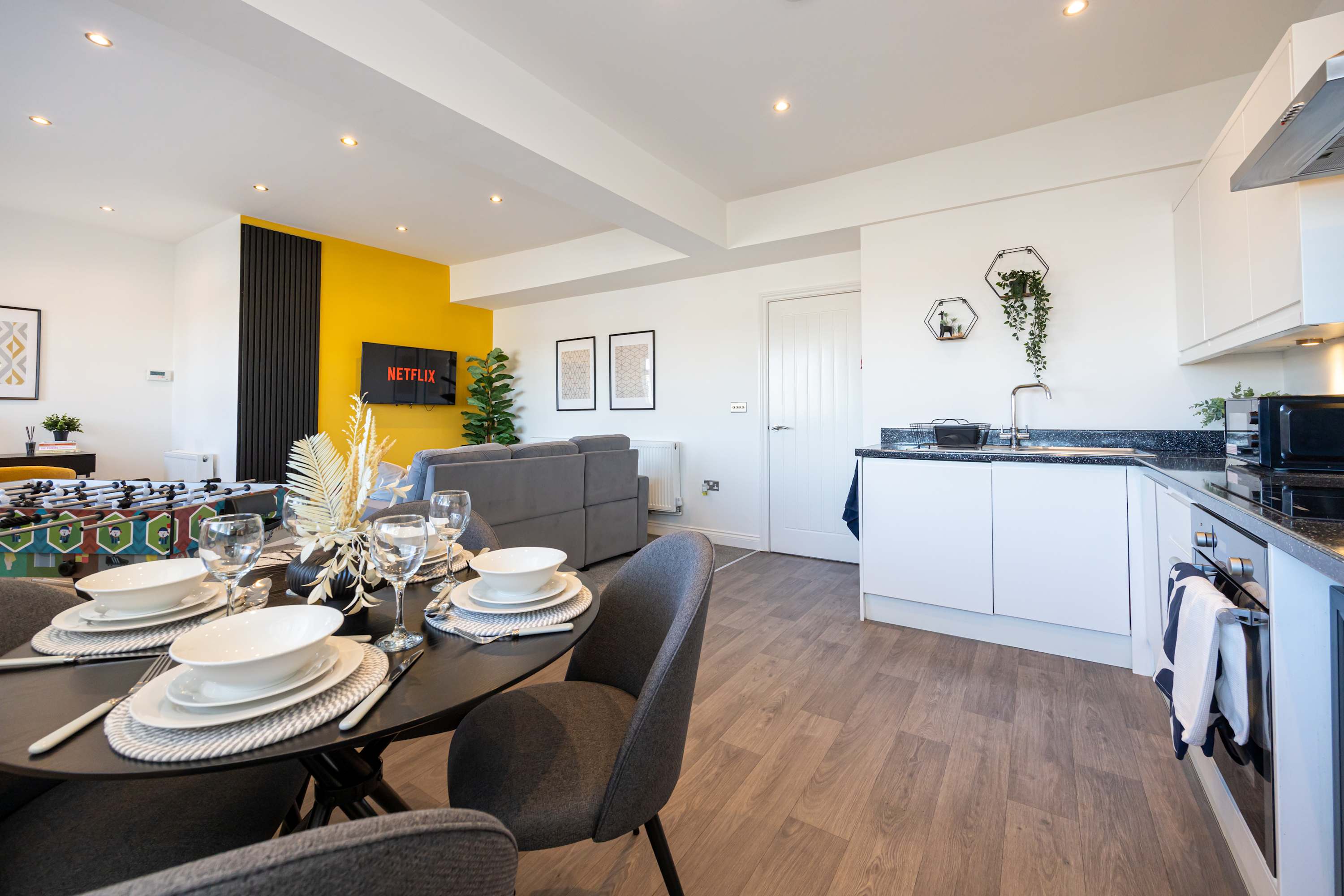 Cosy apartment in the heart of Sale in Ashton Lane M33 6WQ - Property image 30 - VivreStays