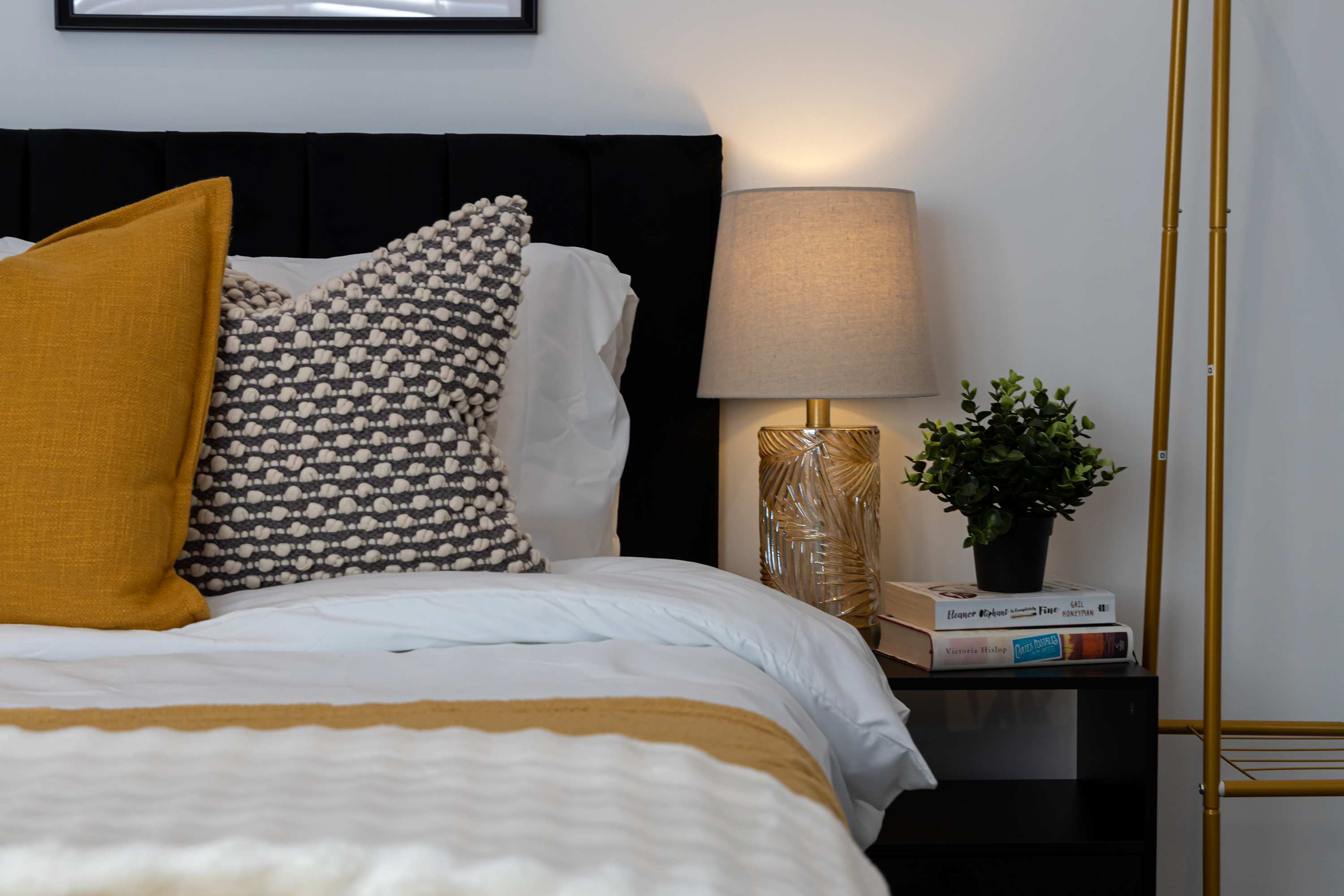 Cosy apartment in the heart of Sale in Ashton Lane M33 6WQ - Property image 37 - VivreStays