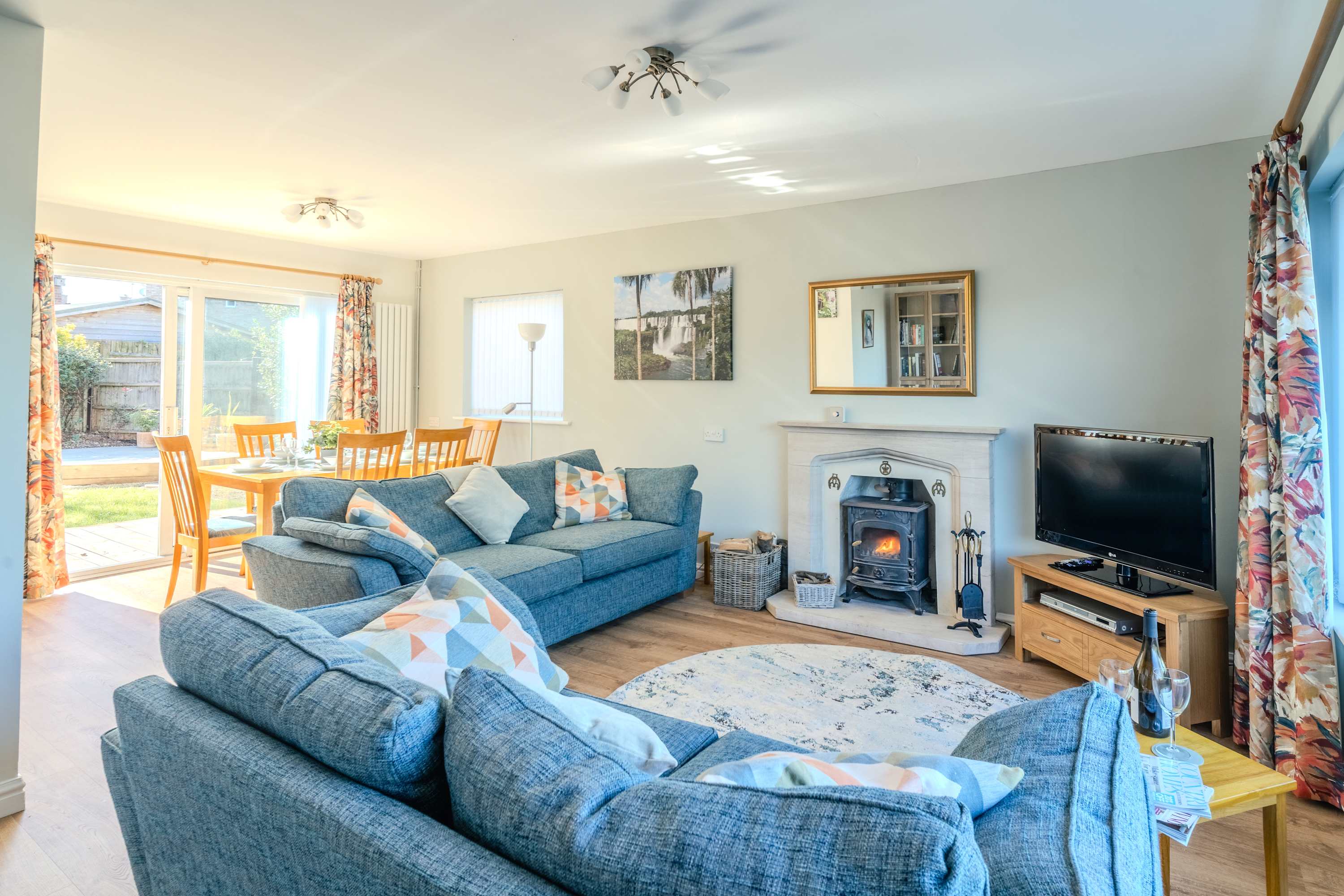 5 Min Walk to Racecourse | Modern Home + Parking β Gloucestershire, England β vacation rental