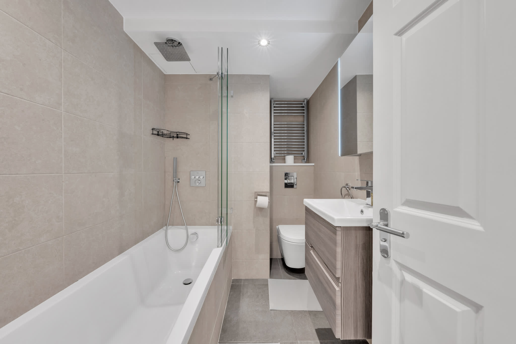Luxury 3-Bedroom apartment next to Harrods in Beaufort Gardens SW3 1QQ - Property image 5 - VivreStays