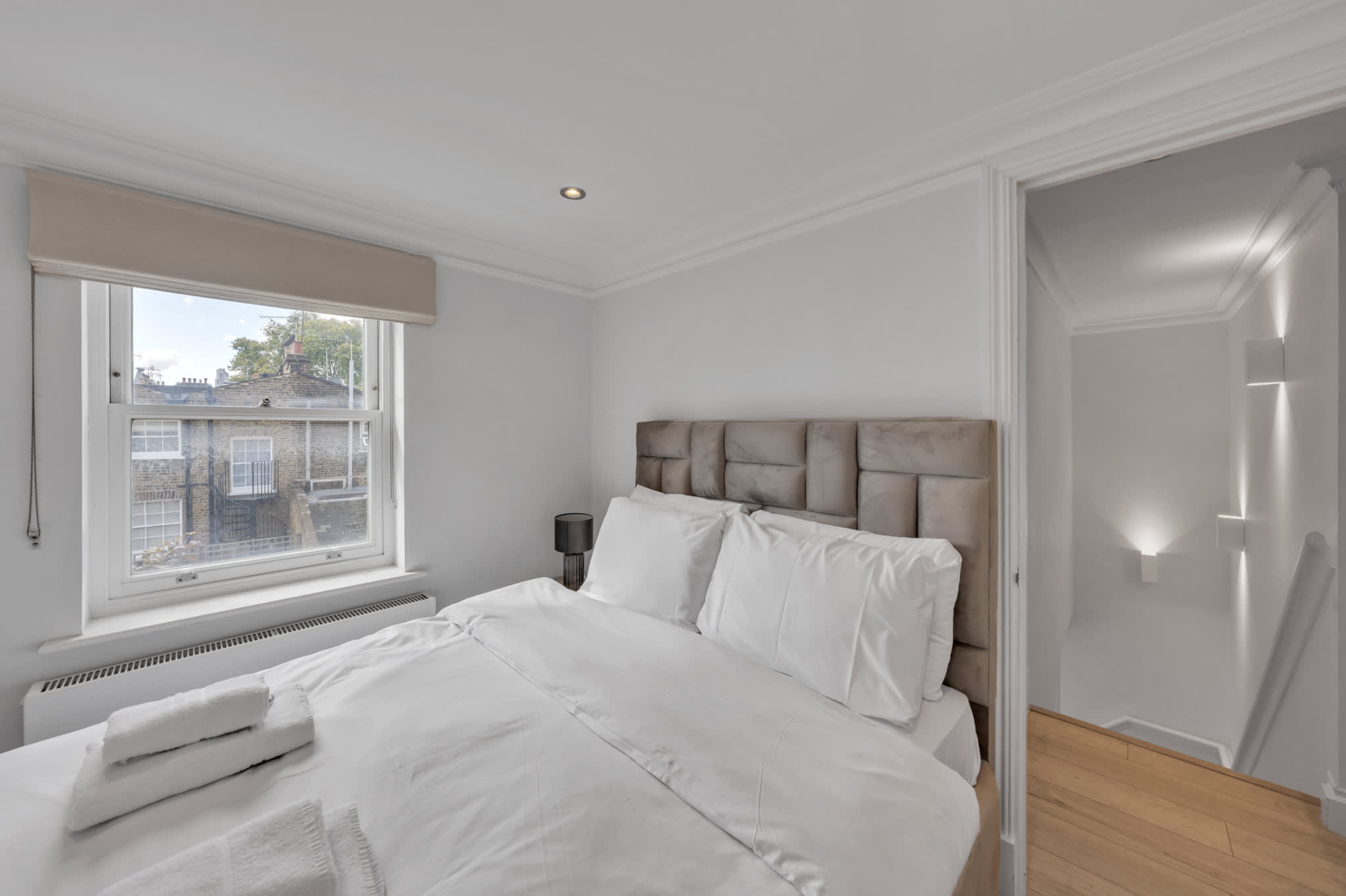 Luxury 3-Bedroom apartment next to Harrods in Beaufort Gardens SW3 1QQ - Property image 7 - VivreStays