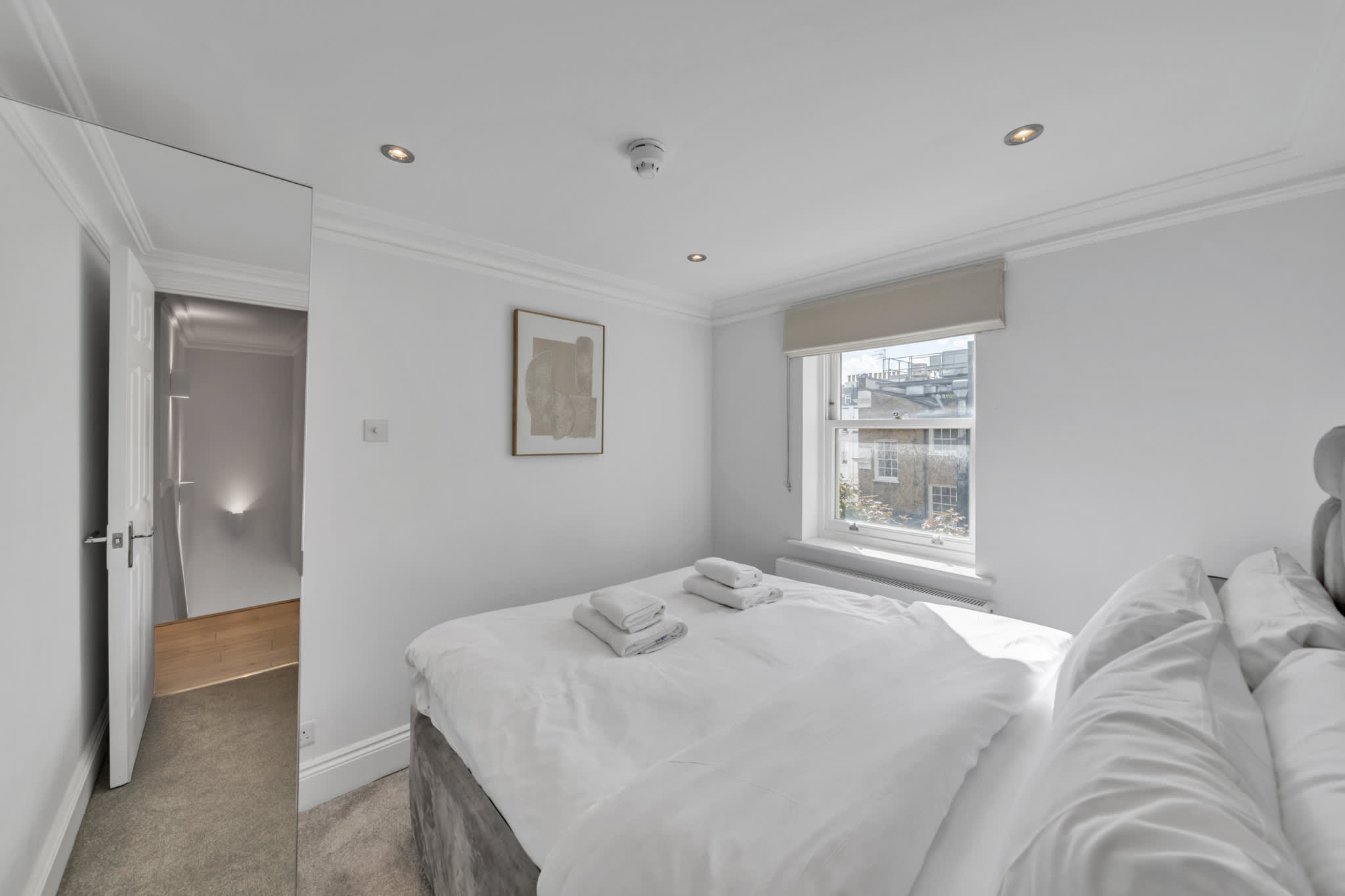 Luxury 3-Bedroom apartment next to Harrods in Beaufort Gardens SW3 1QQ - Property image 10 - VivreStays