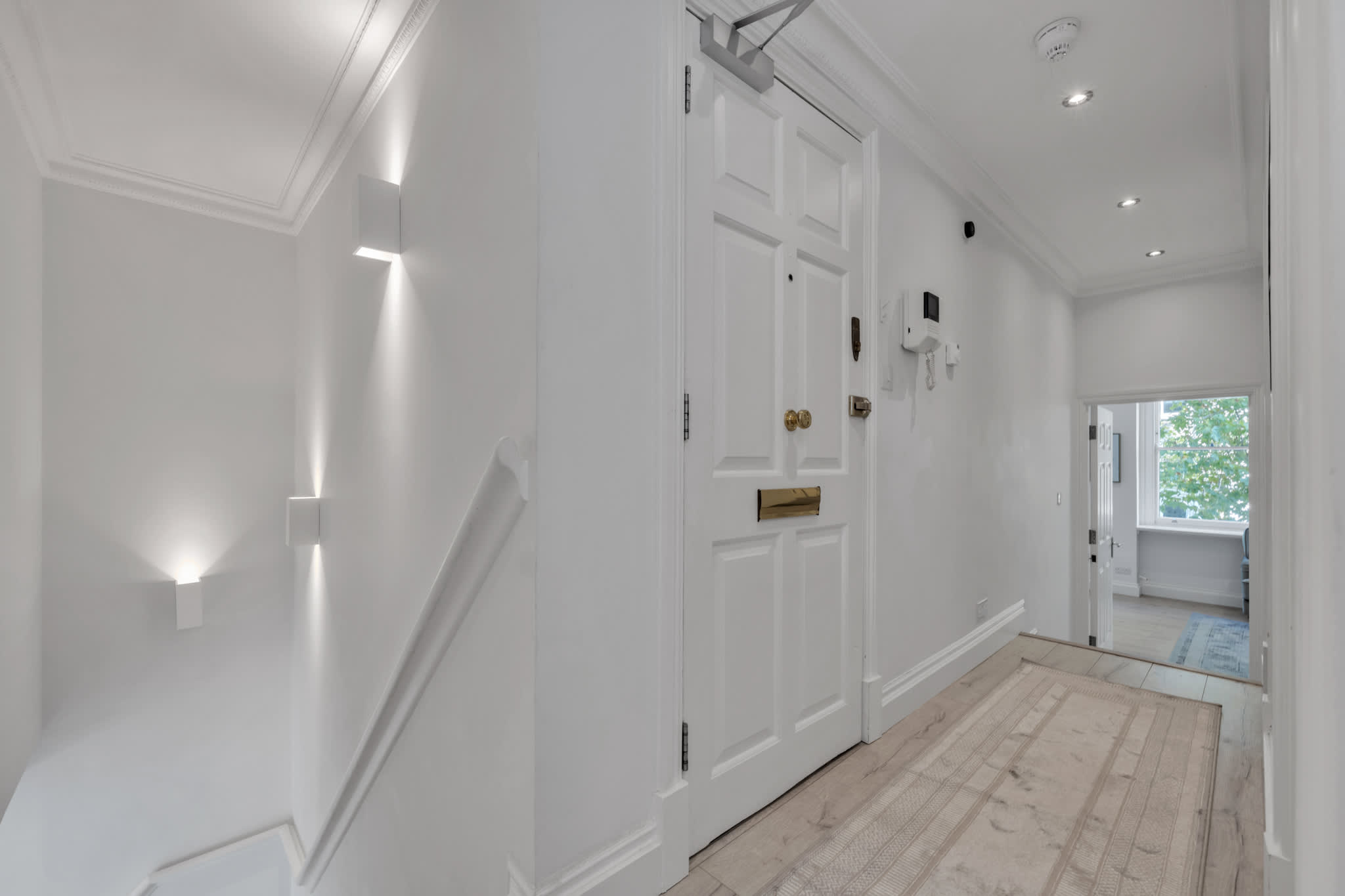 Luxury 3-Bedroom apartment next to Harrods in Beaufort Gardens SW3 1QQ - Property image 18 - VivreStays