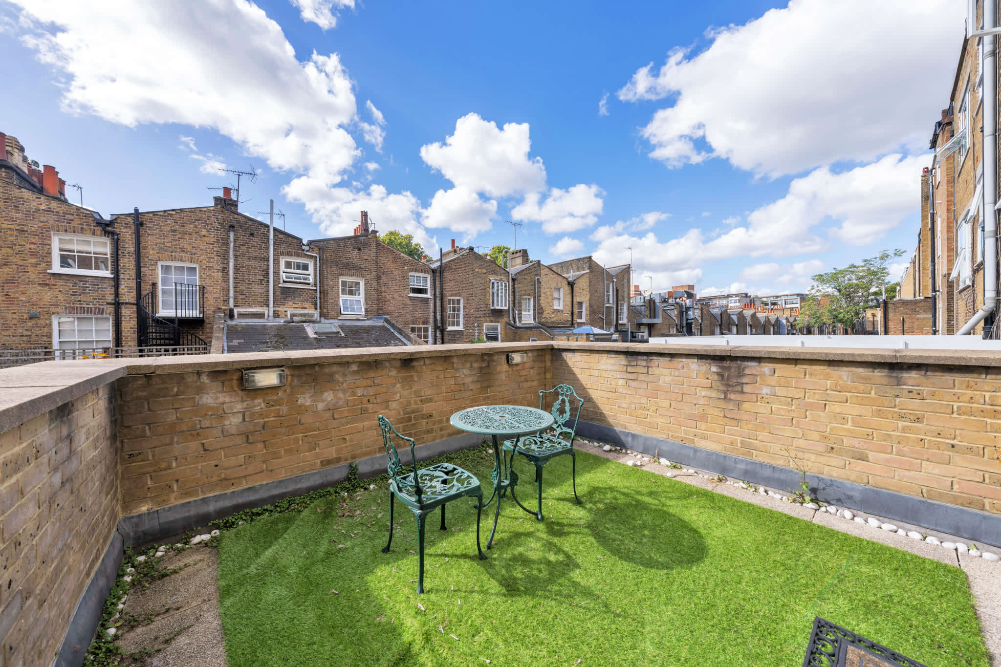 Luxury 3-Bedroom apartment next to Harrods in Beaufort Gardens SW3 1QQ - Property image 16 - VivreStays