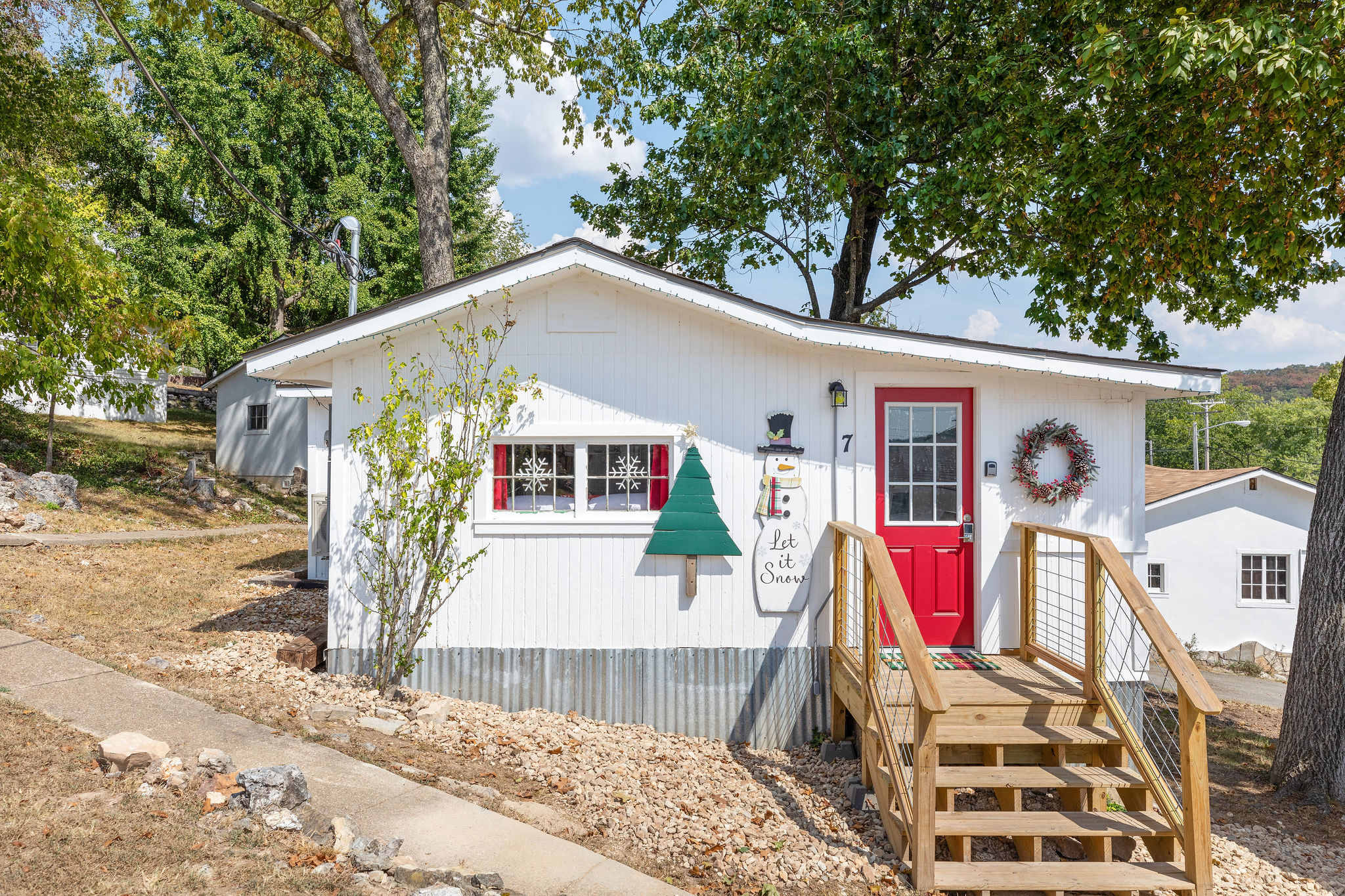 Historic Water's Edge Cottage 7 — Rockaway Beach, MO — vacation rental